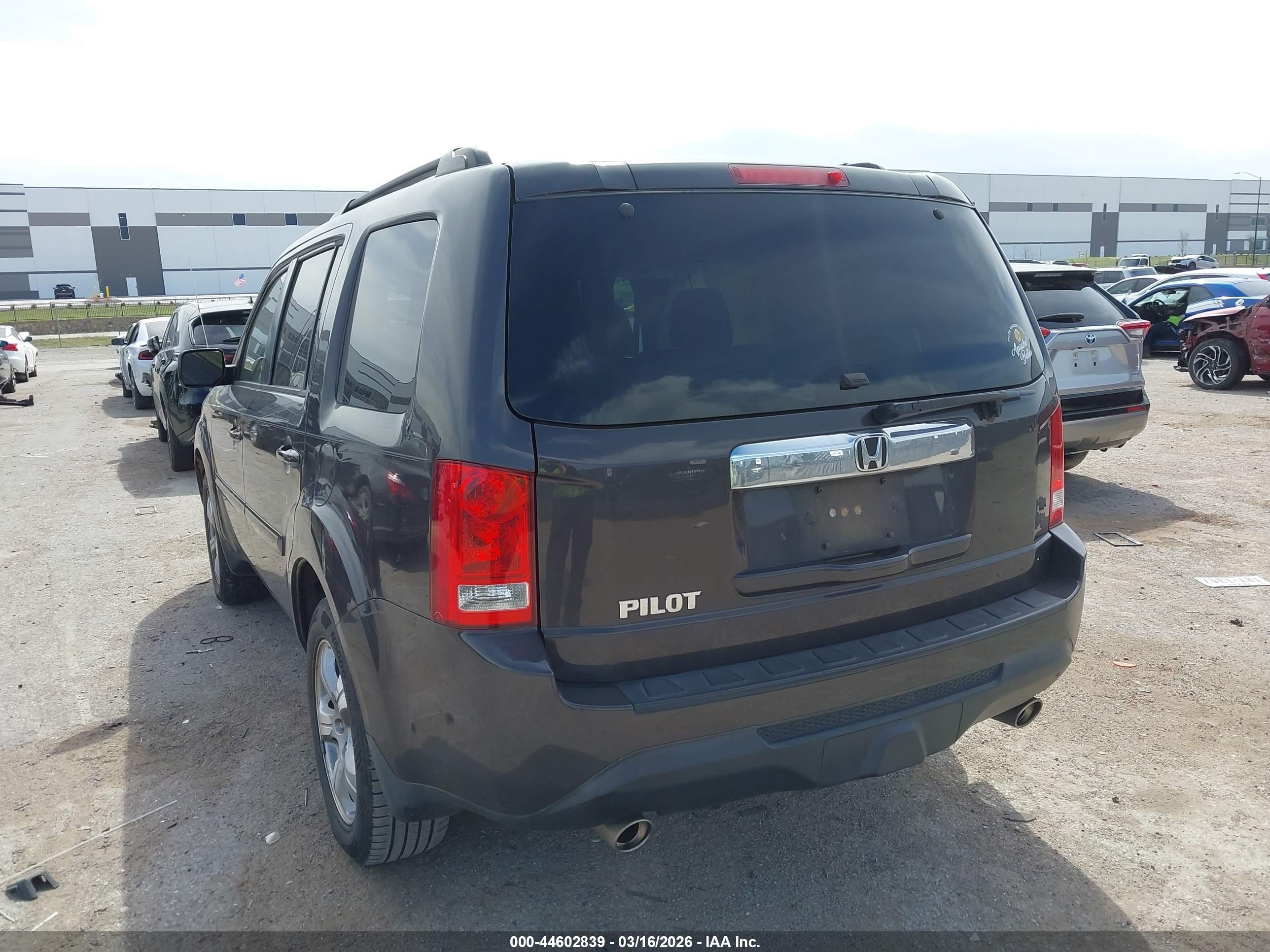 HONDA PILOT image 3