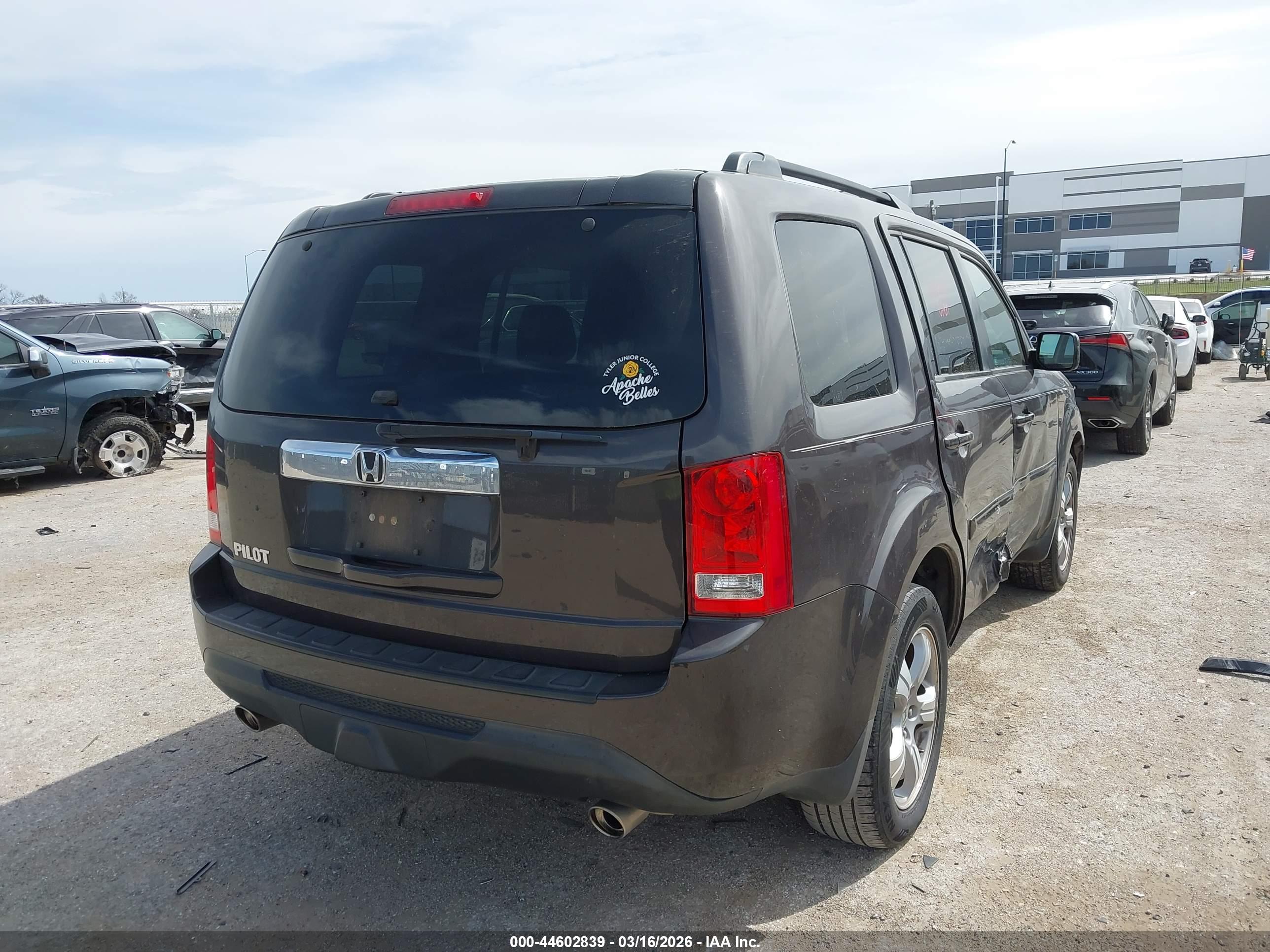 HONDA PILOT image 4