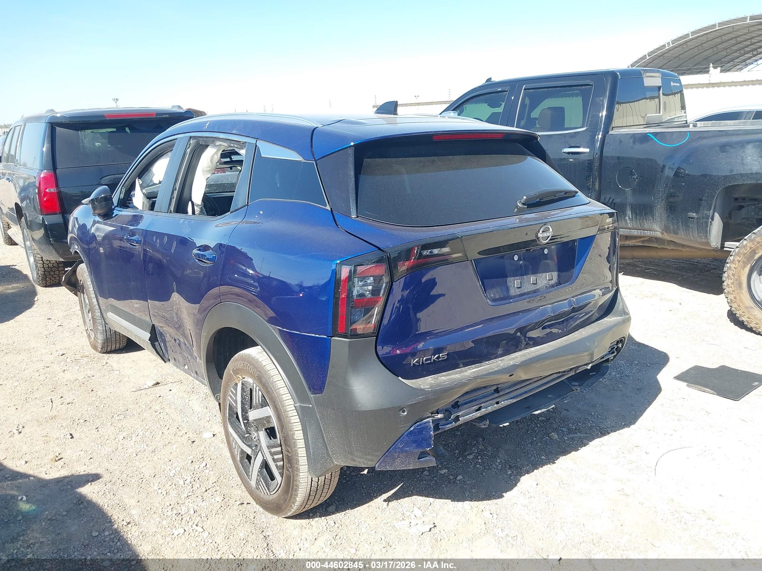 NISSAN KICKS image 3