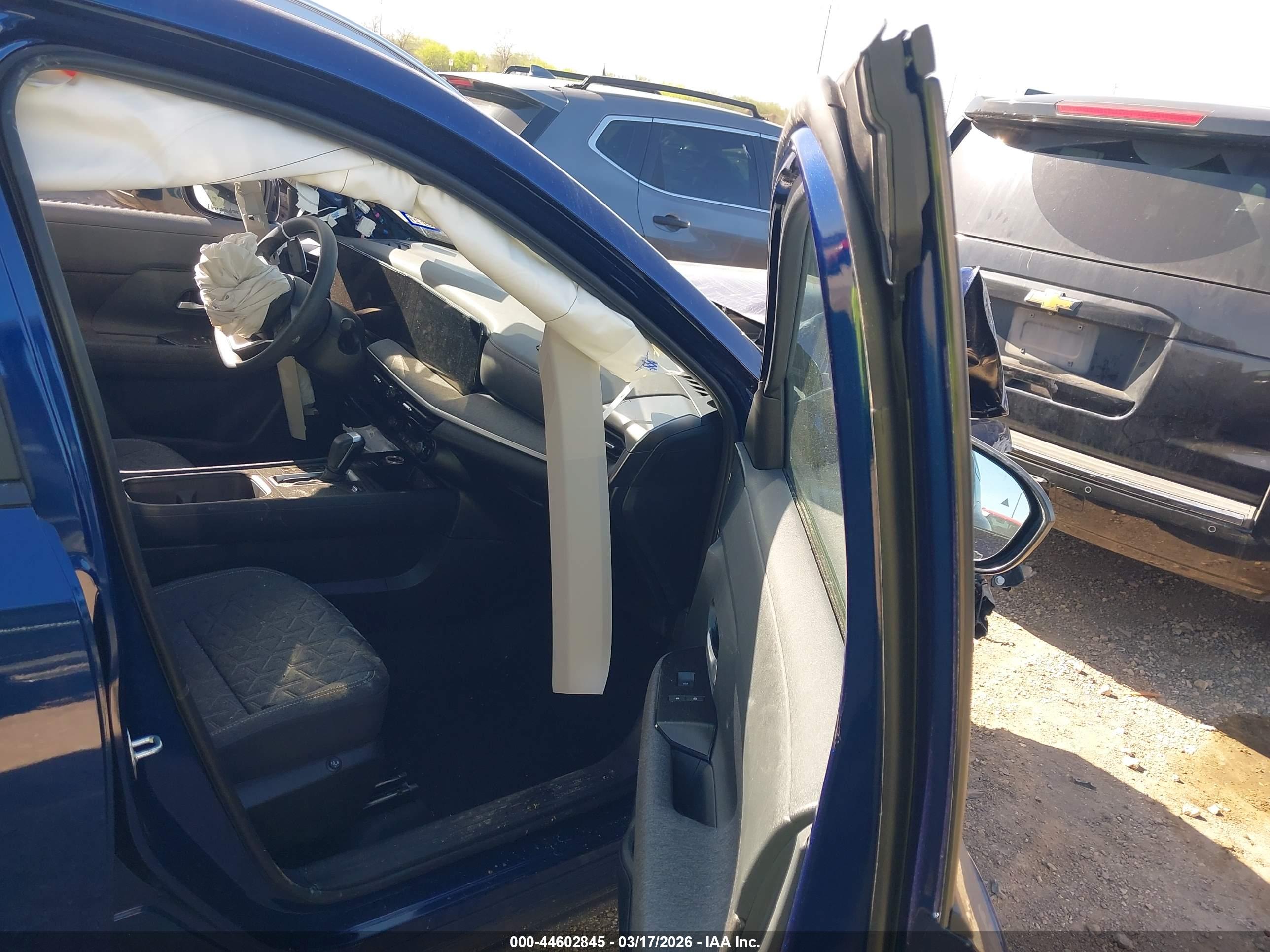 NISSAN KICKS image 5