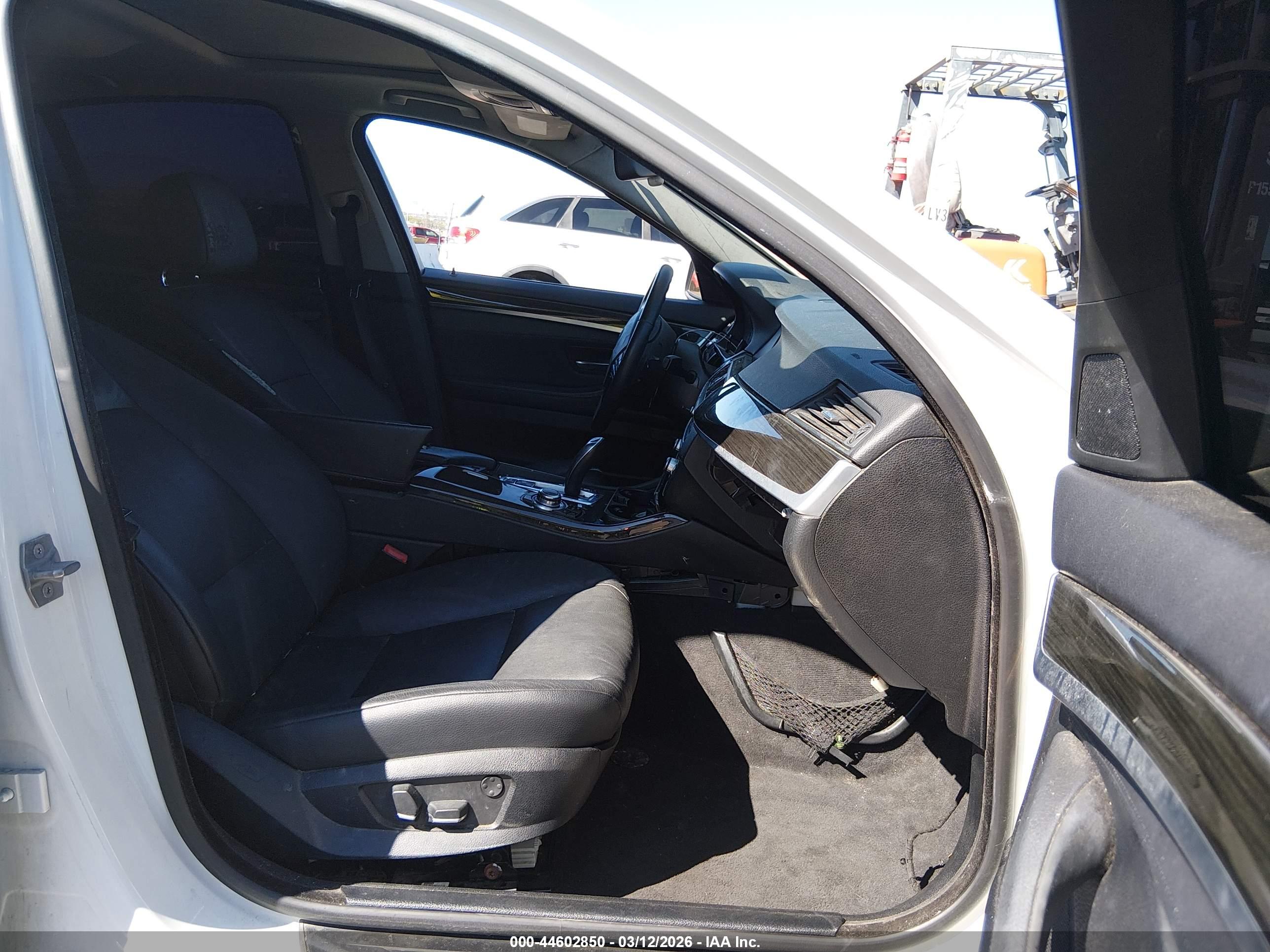 BMW 528I image 5