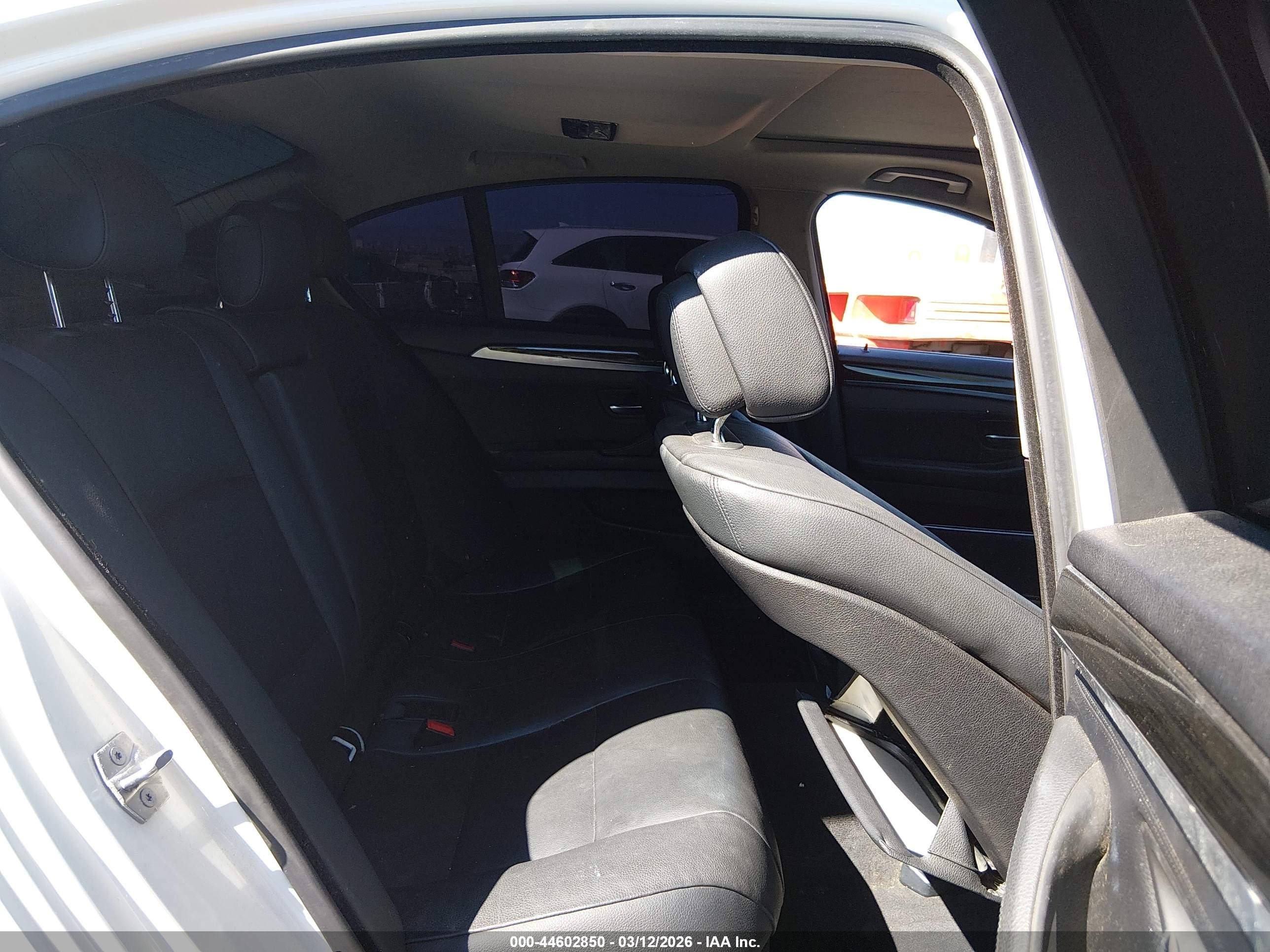 BMW 528I image 8