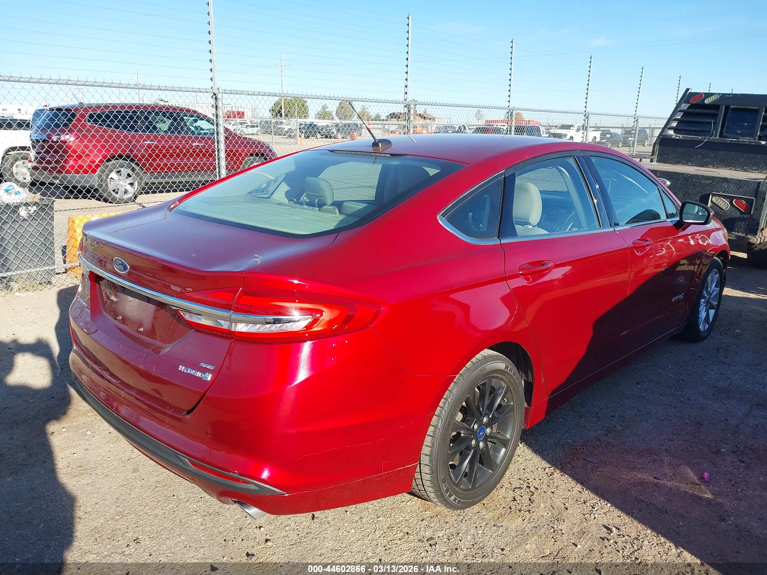 FORD FUSION image 4