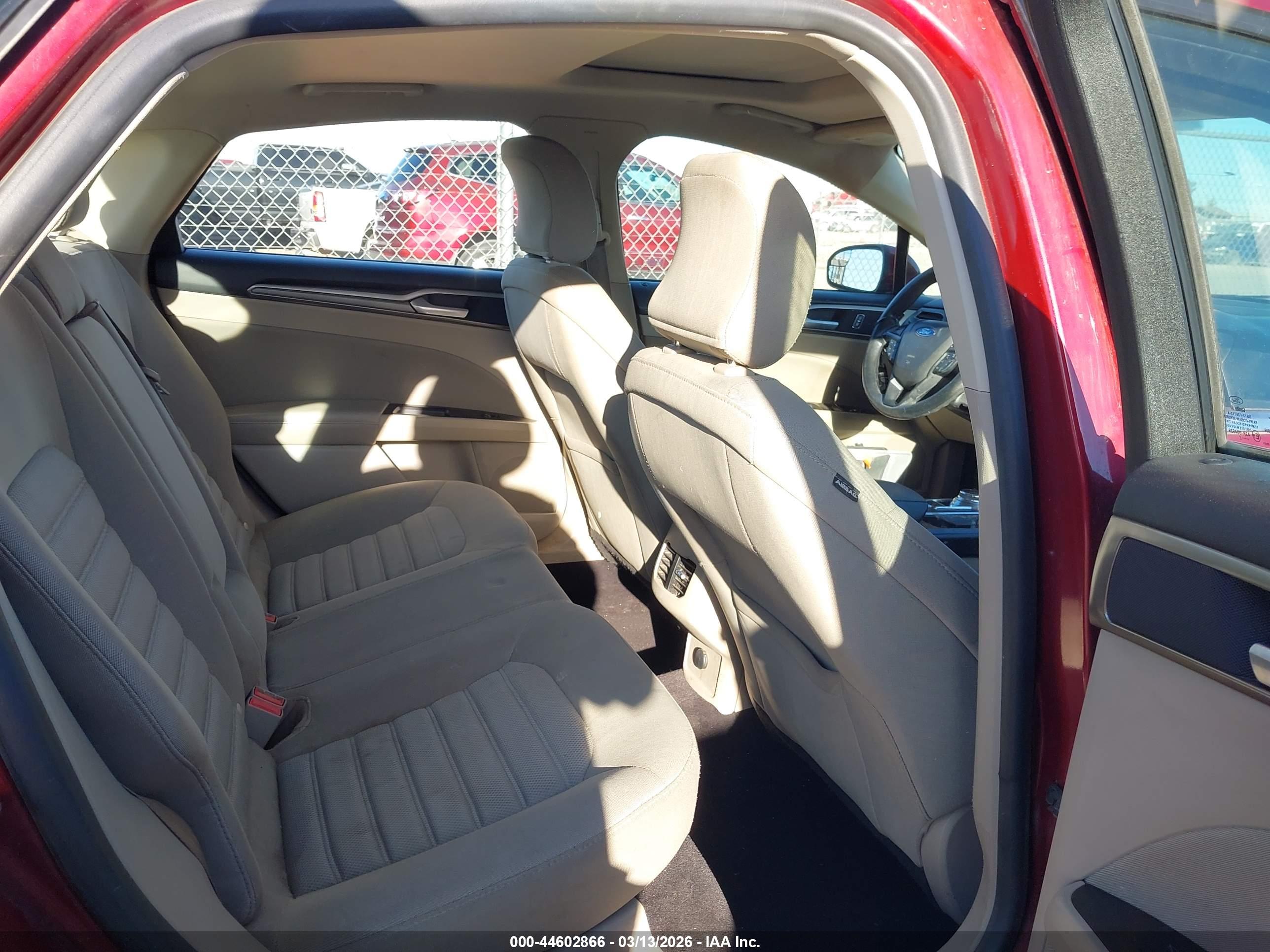 FORD FUSION image 8
