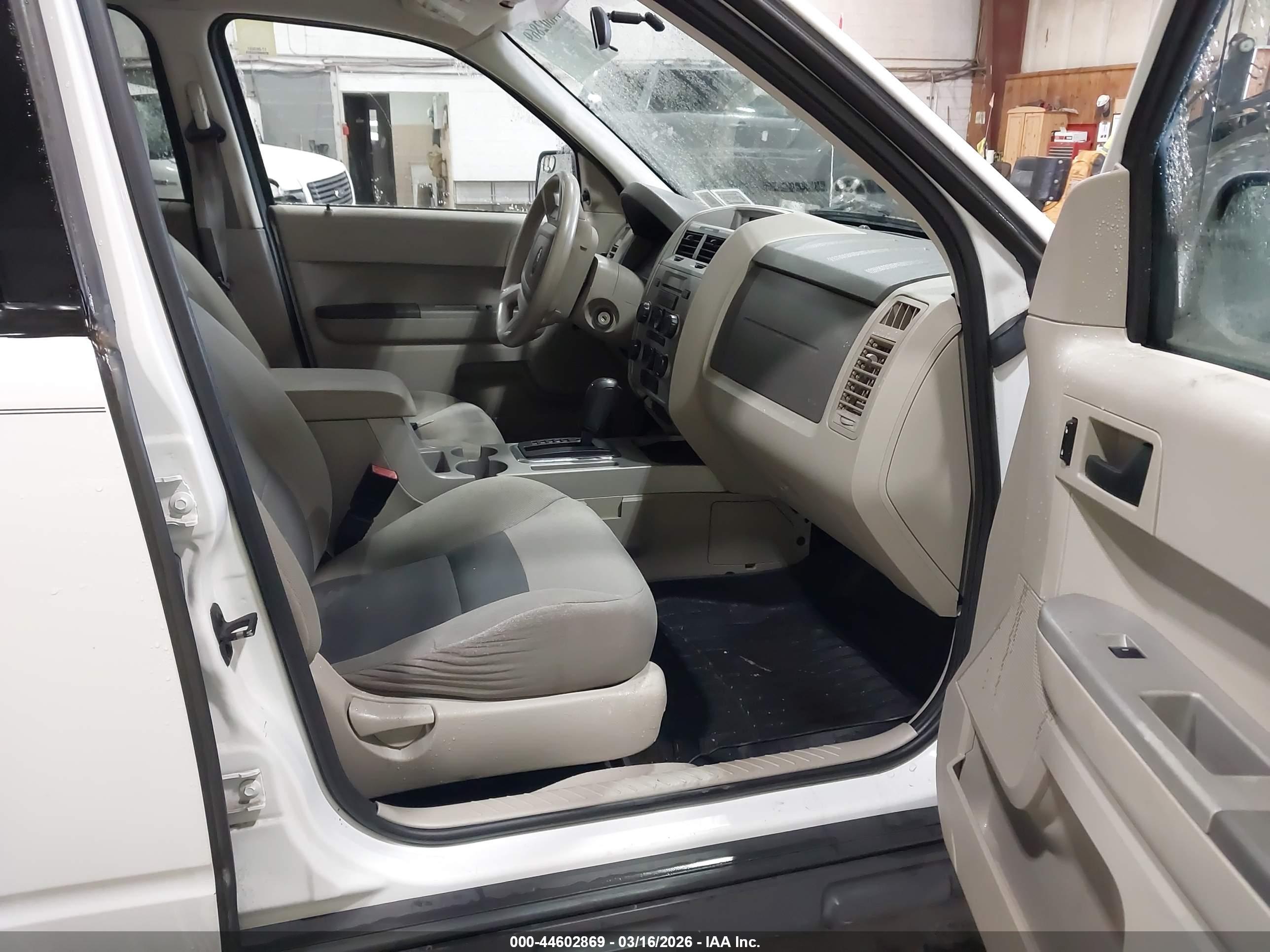 FORD ESCAPE image 5