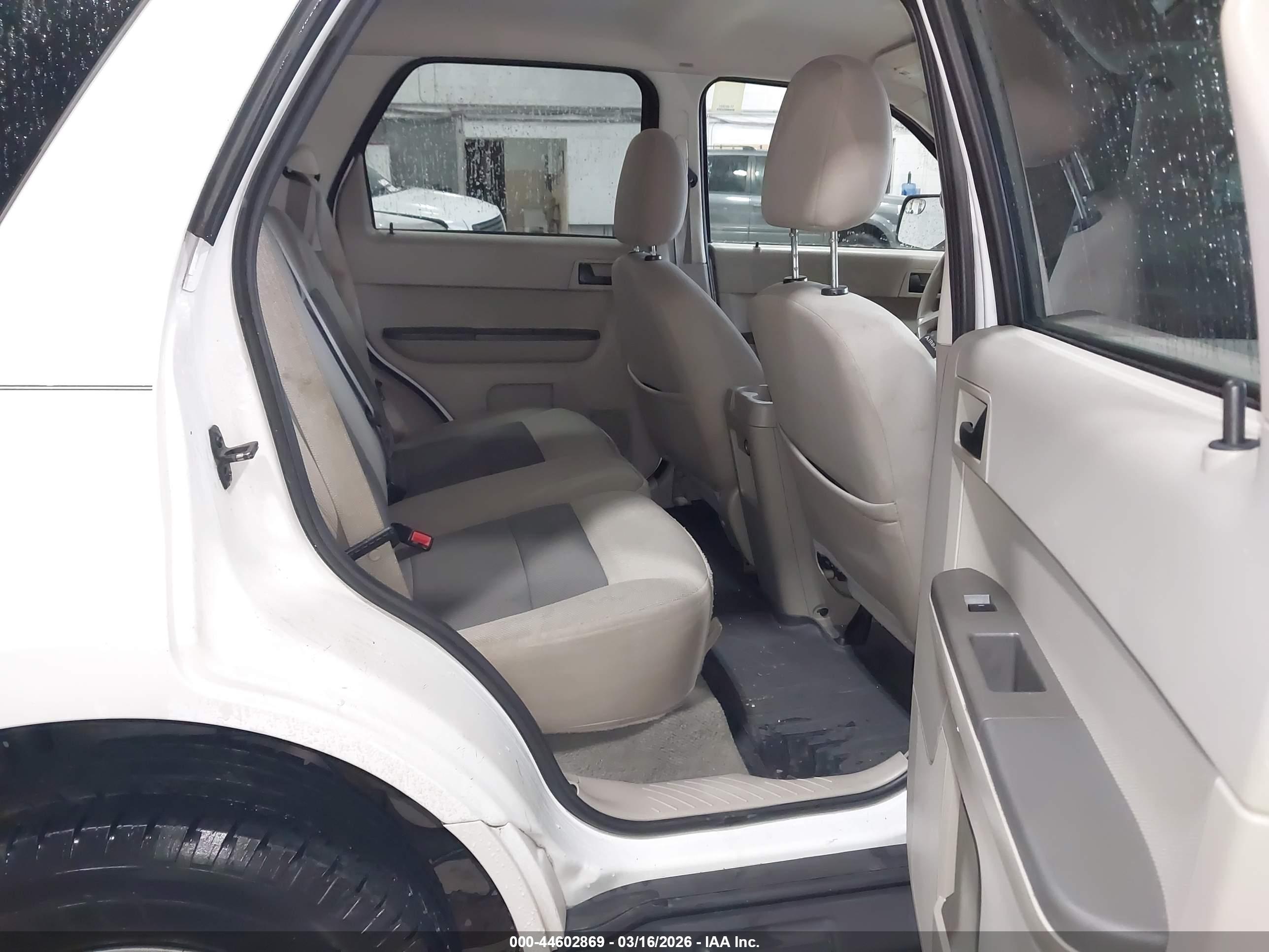 FORD ESCAPE image 8
