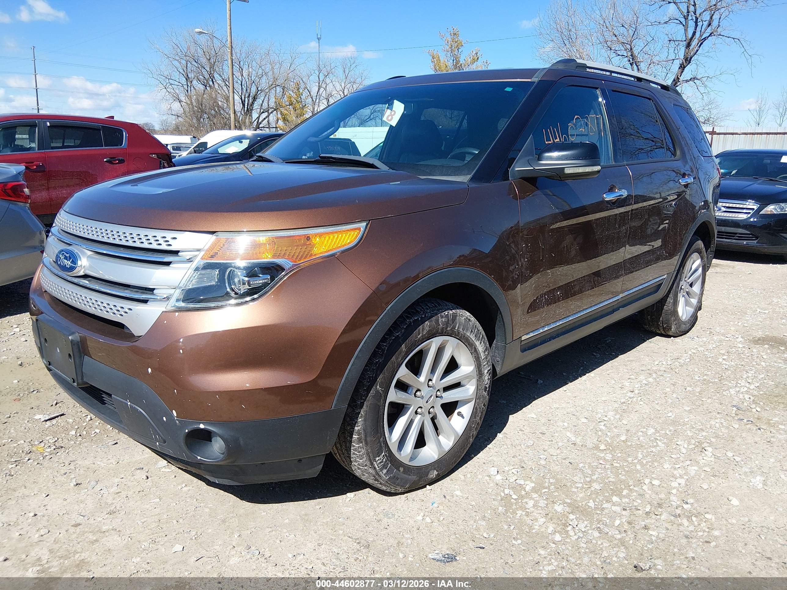 FORD EXPLORER image 2