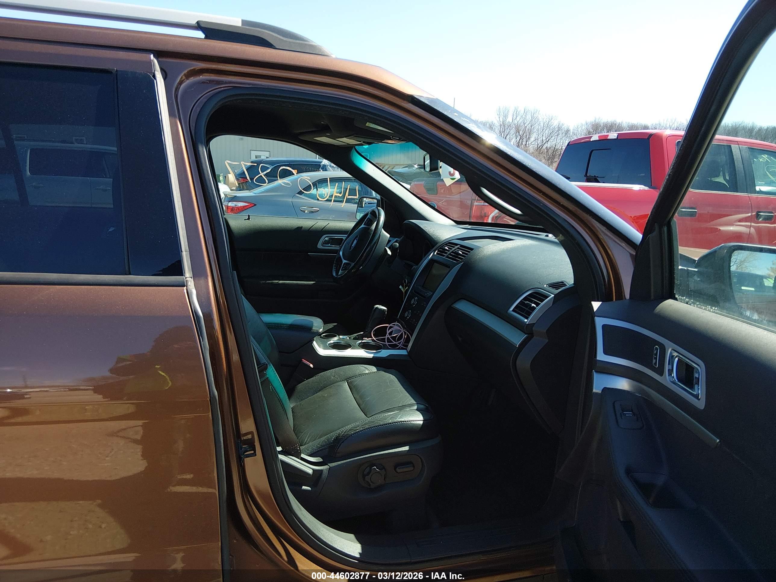 FORD EXPLORER image 5