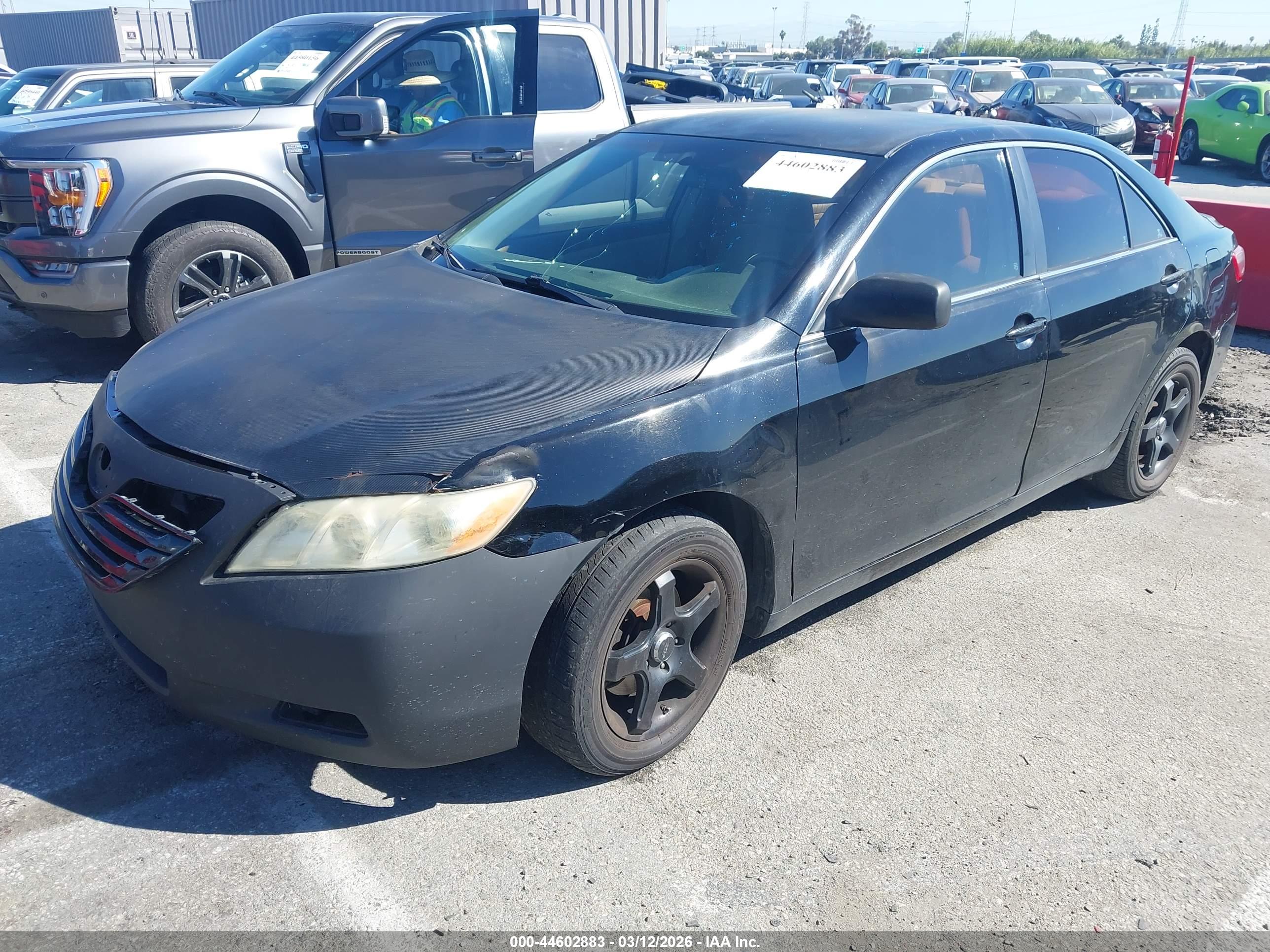 TOYOTA CAMRY image 2