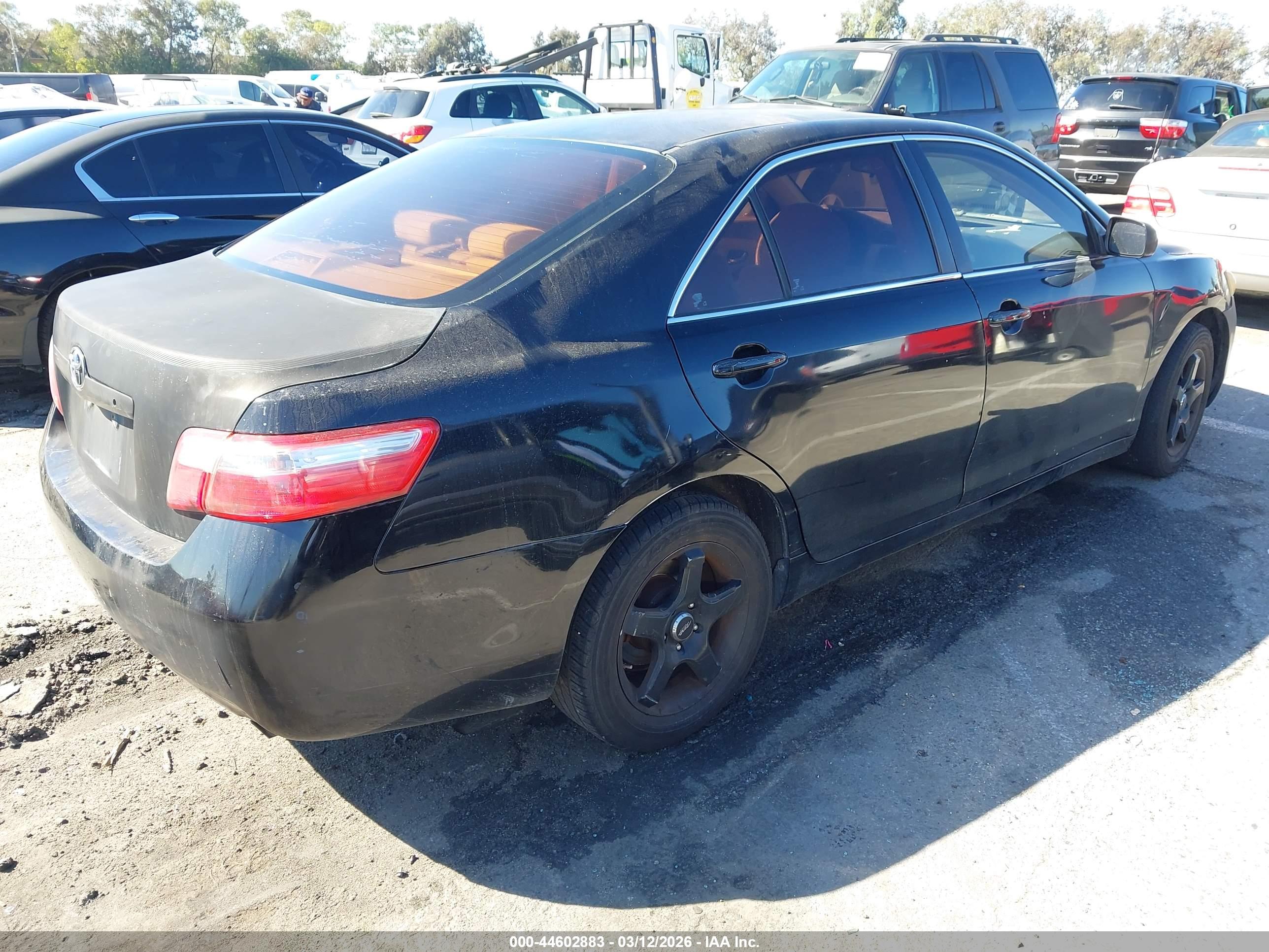 TOYOTA CAMRY image 4