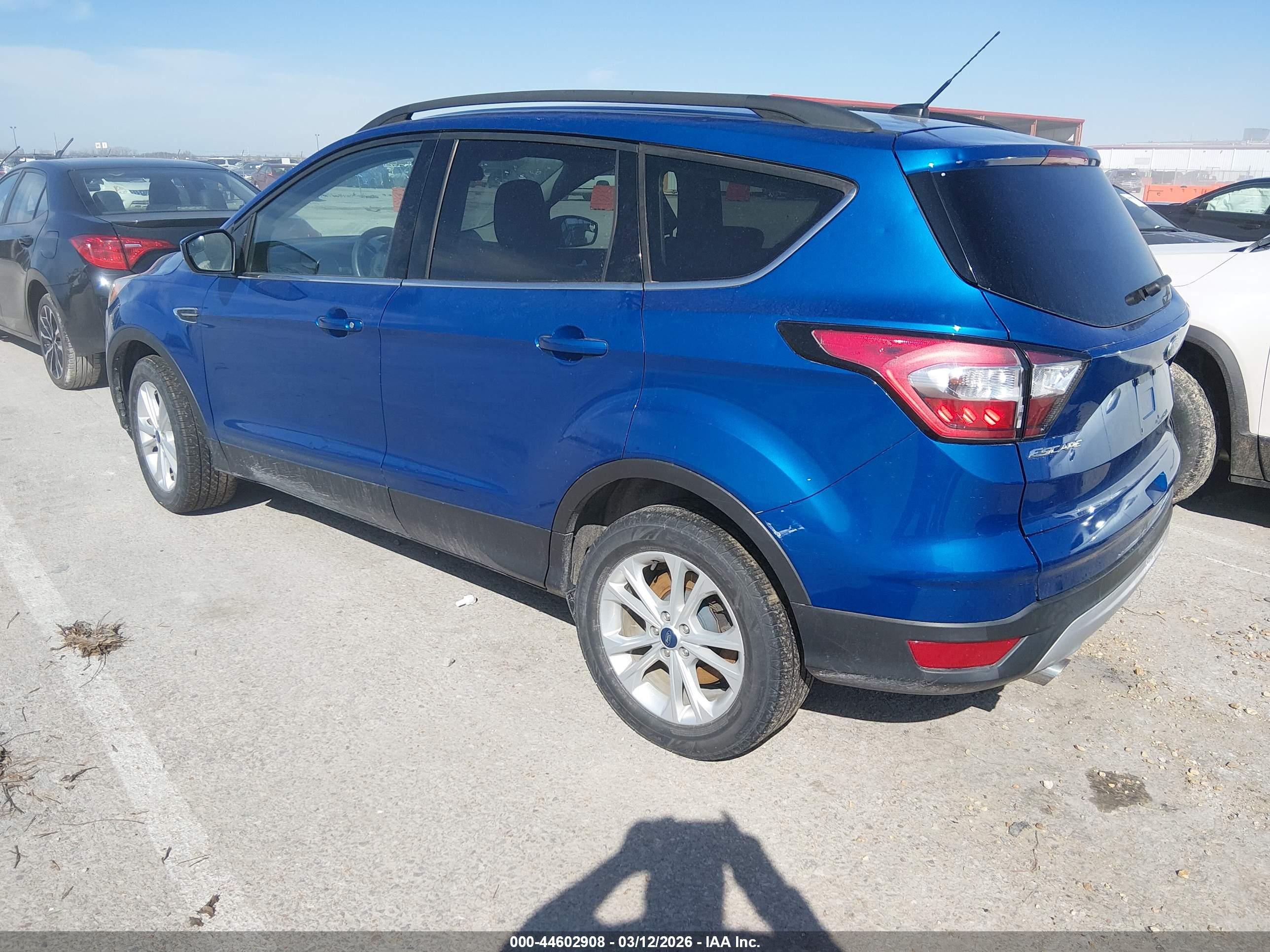 FORD ESCAPE image 3