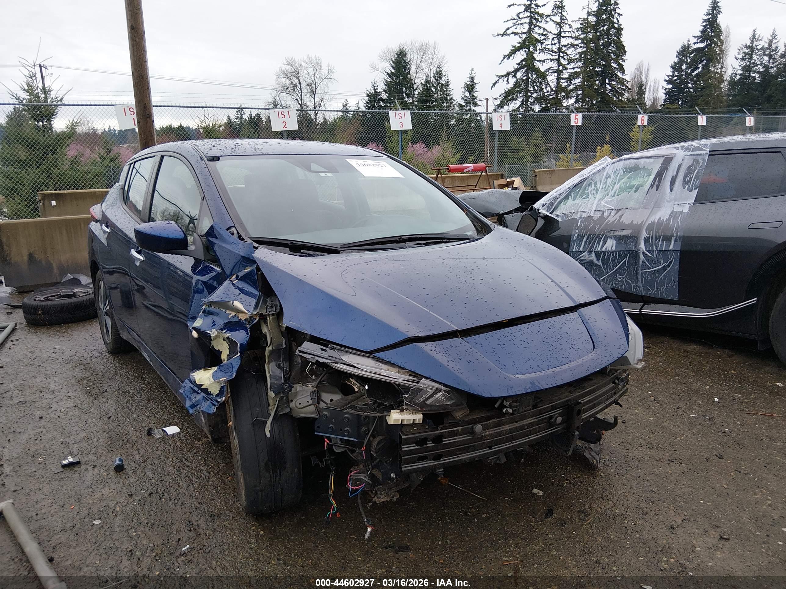 NISSAN LEAF image 6