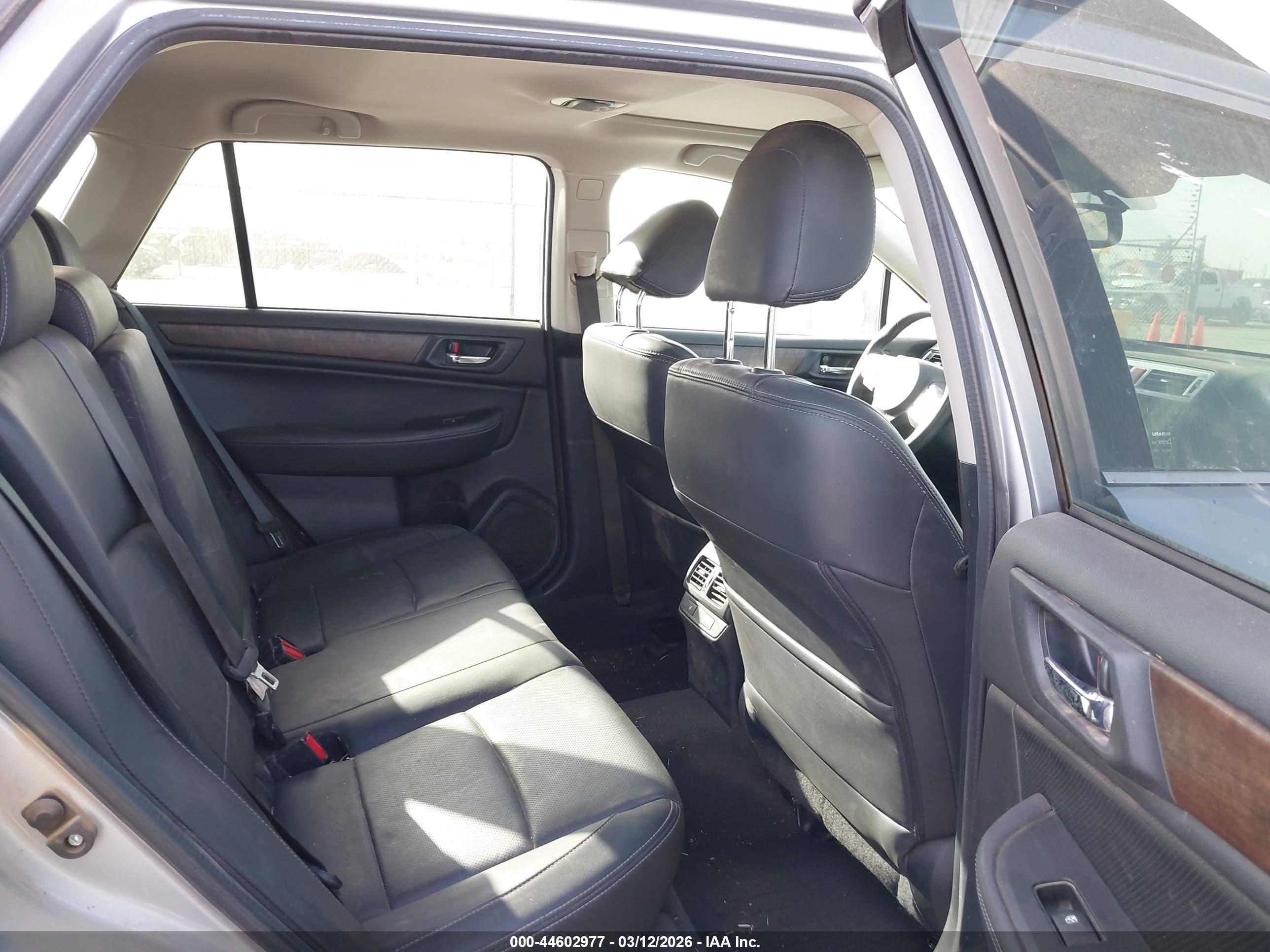 SUBARU OUTBACK image 8