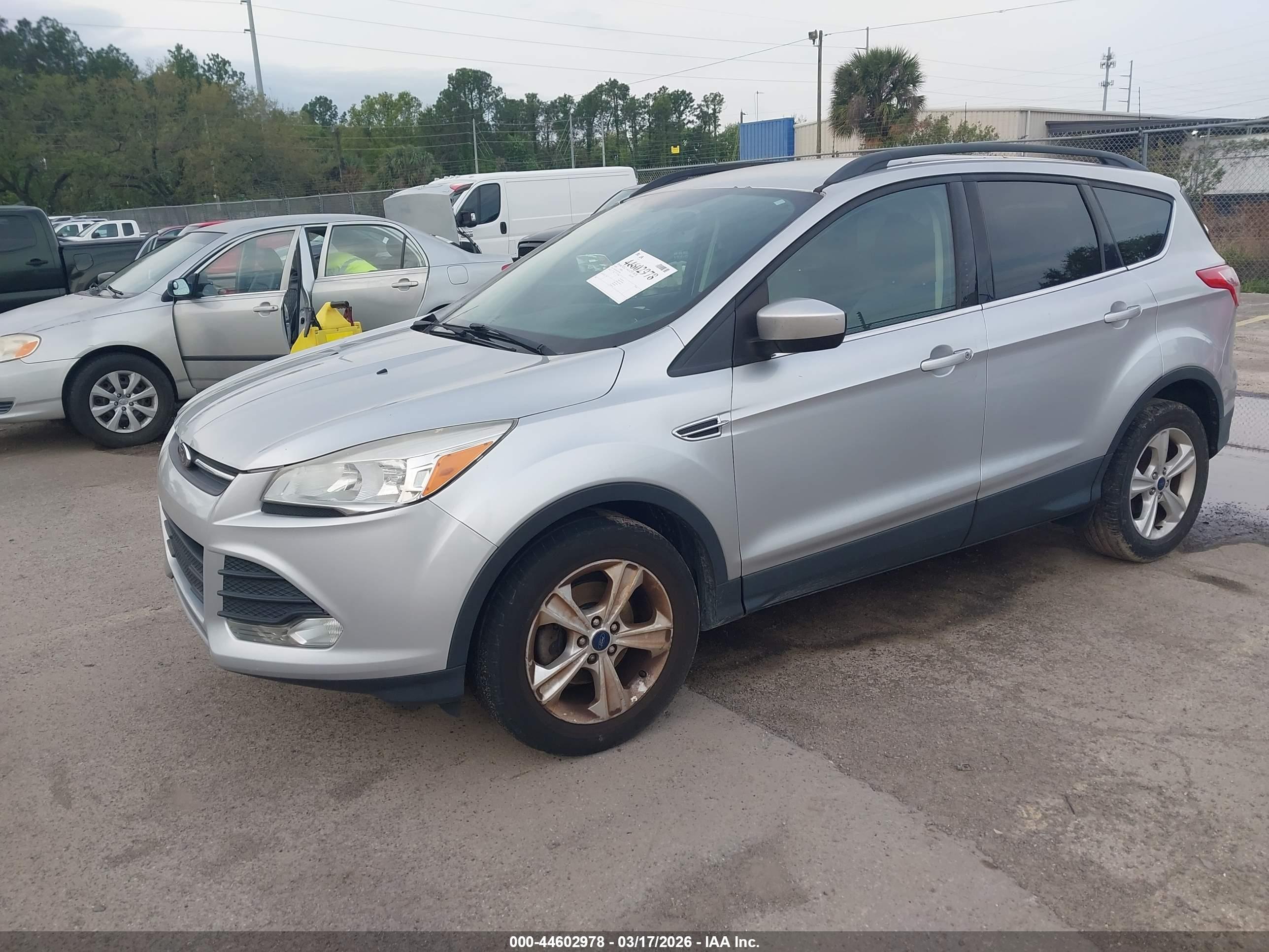 FORD ESCAPE image 2