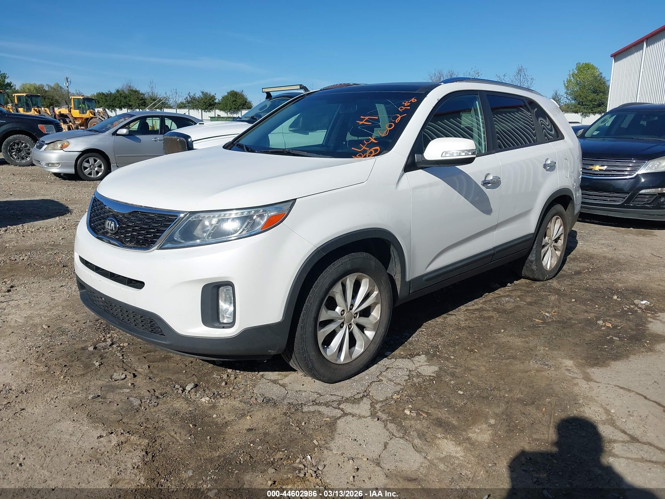 KIA SORENTO image 2
