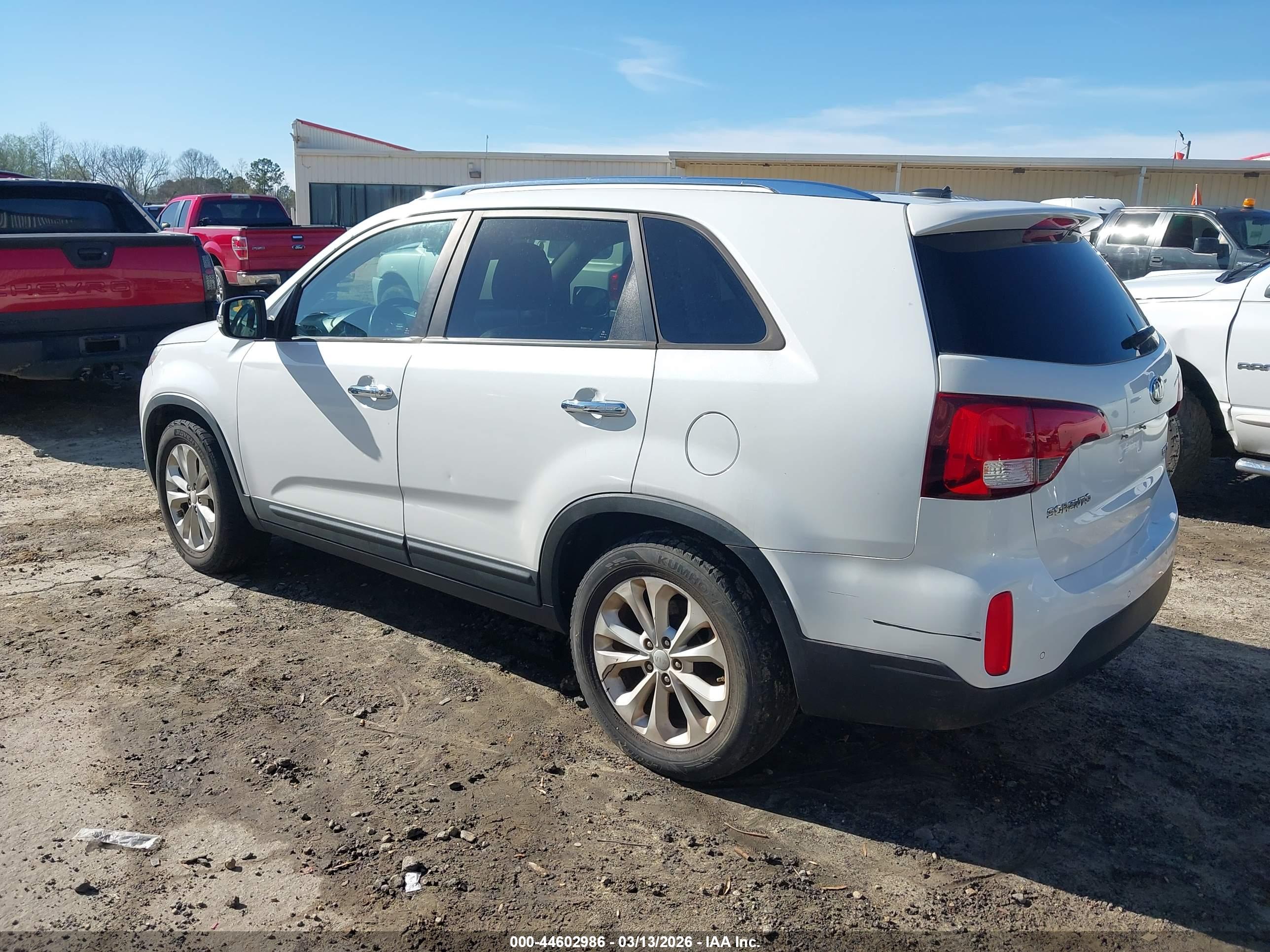 KIA SORENTO image 3