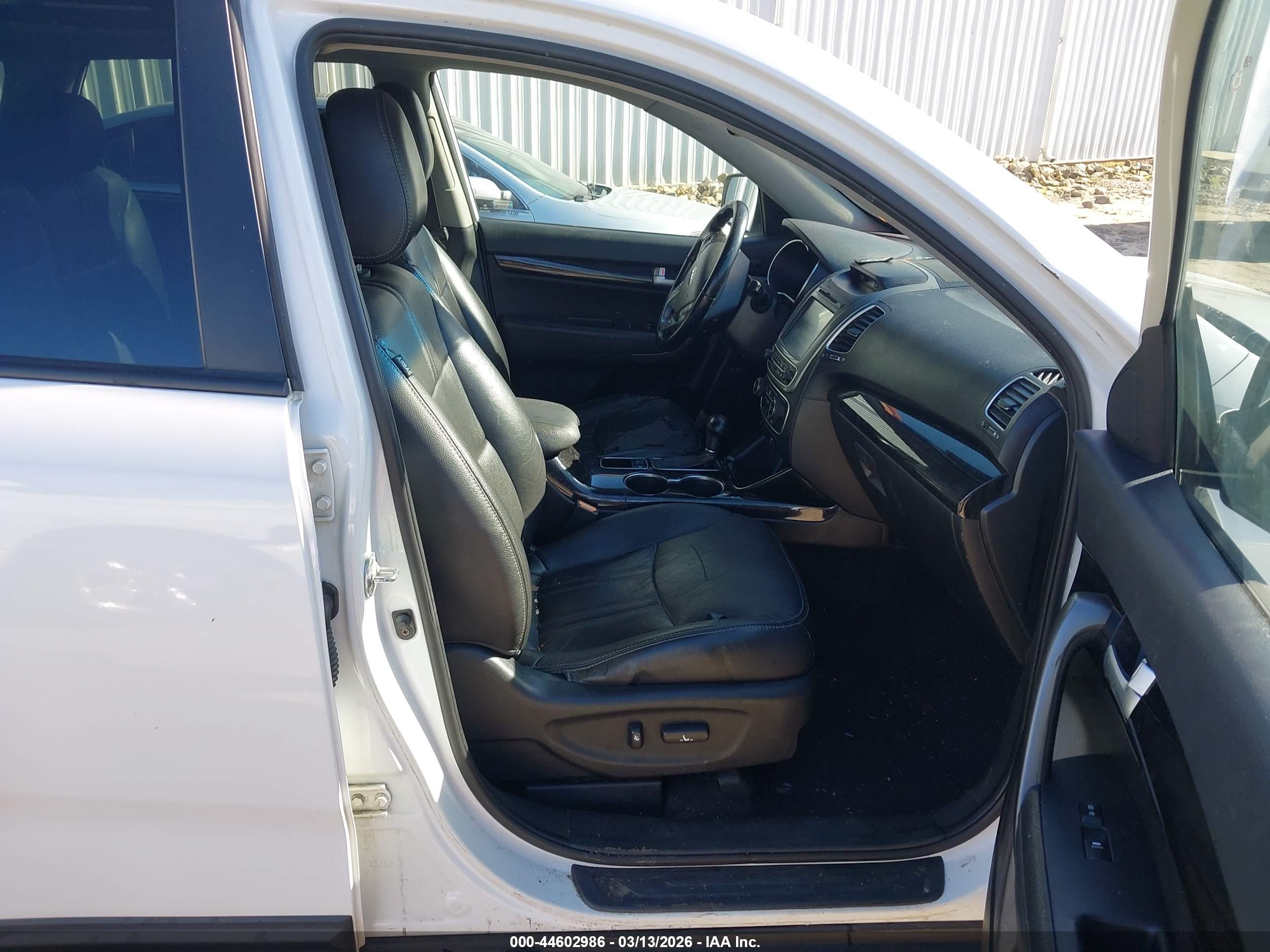 KIA SORENTO image 5