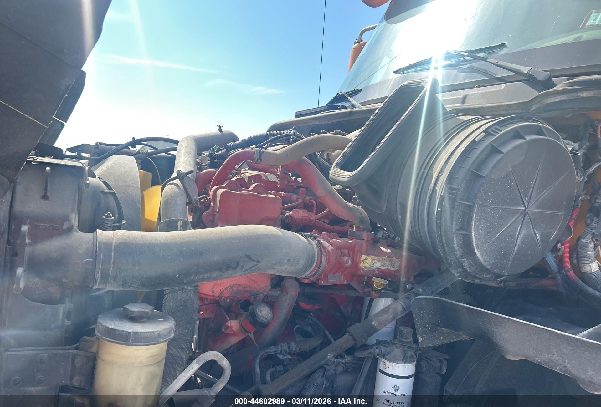 INTERNATIONAL PROSTAR image 10