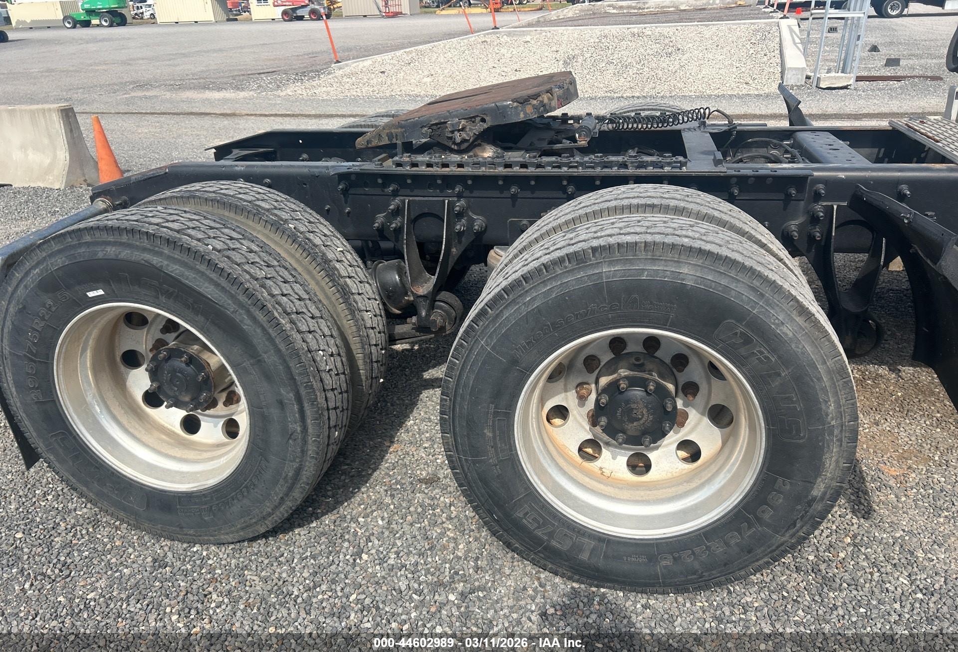INTERNATIONAL PROSTAR image 11