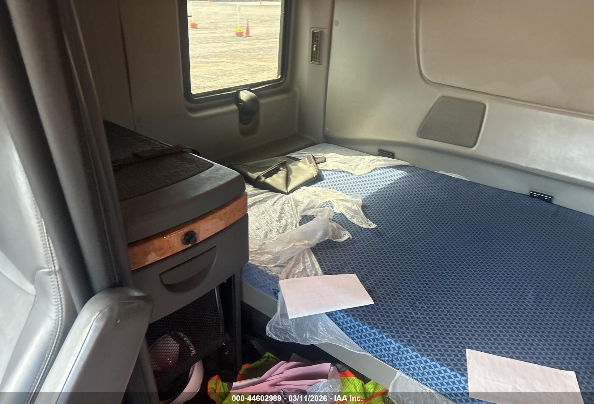 INTERNATIONAL PROSTAR image 7