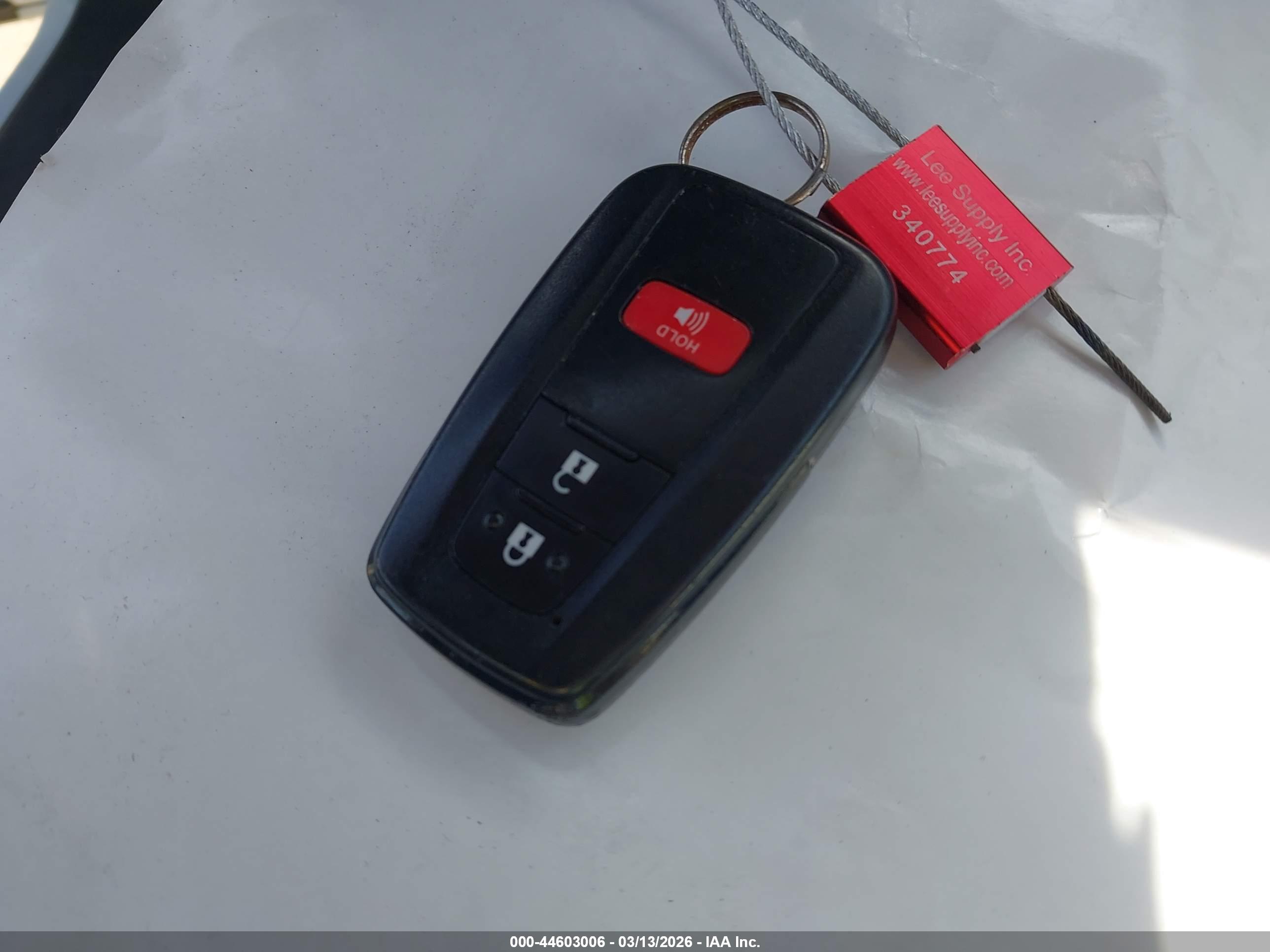 TOYOTA PRIUS image 11