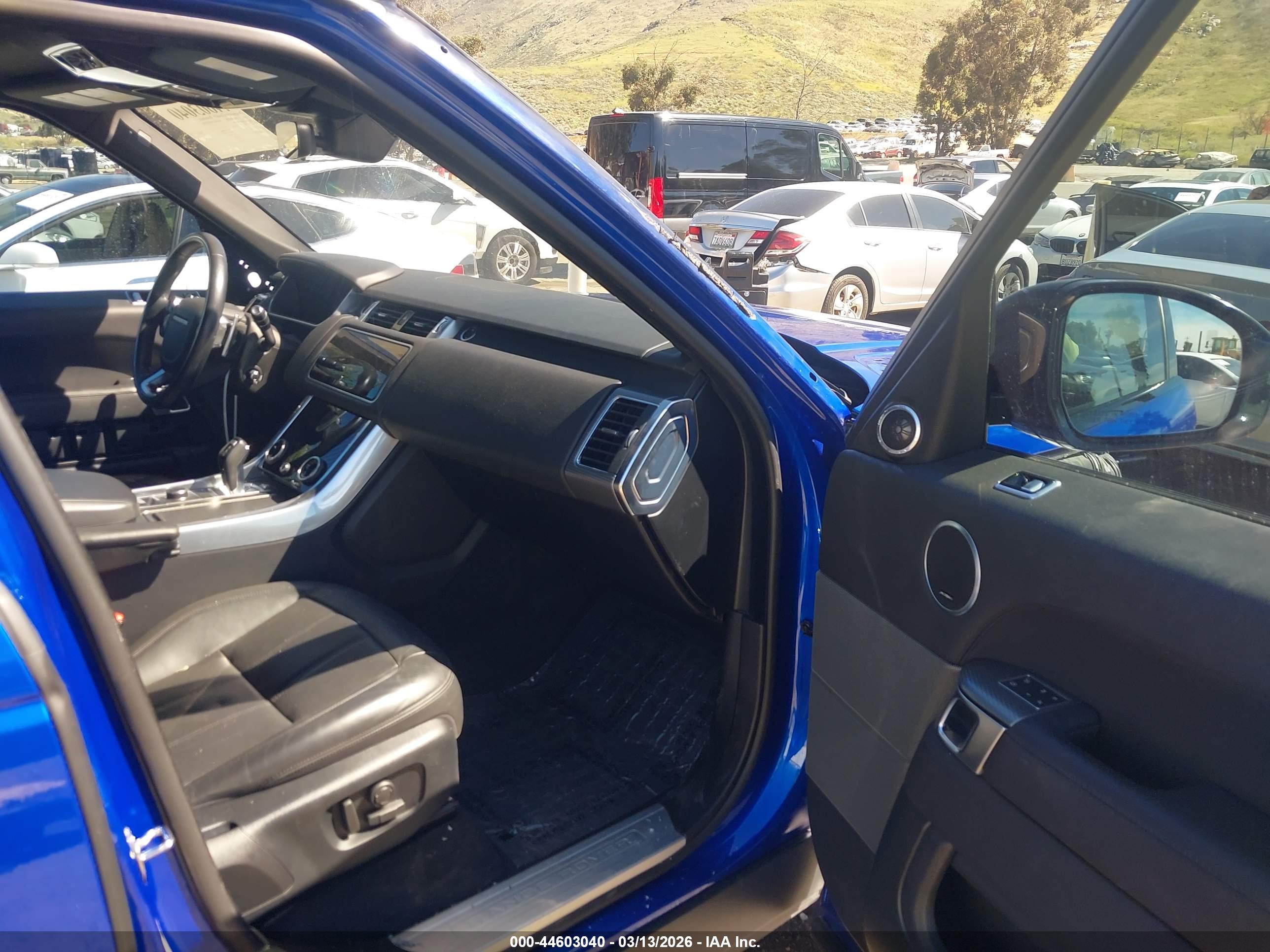 LAND ROVER image 5