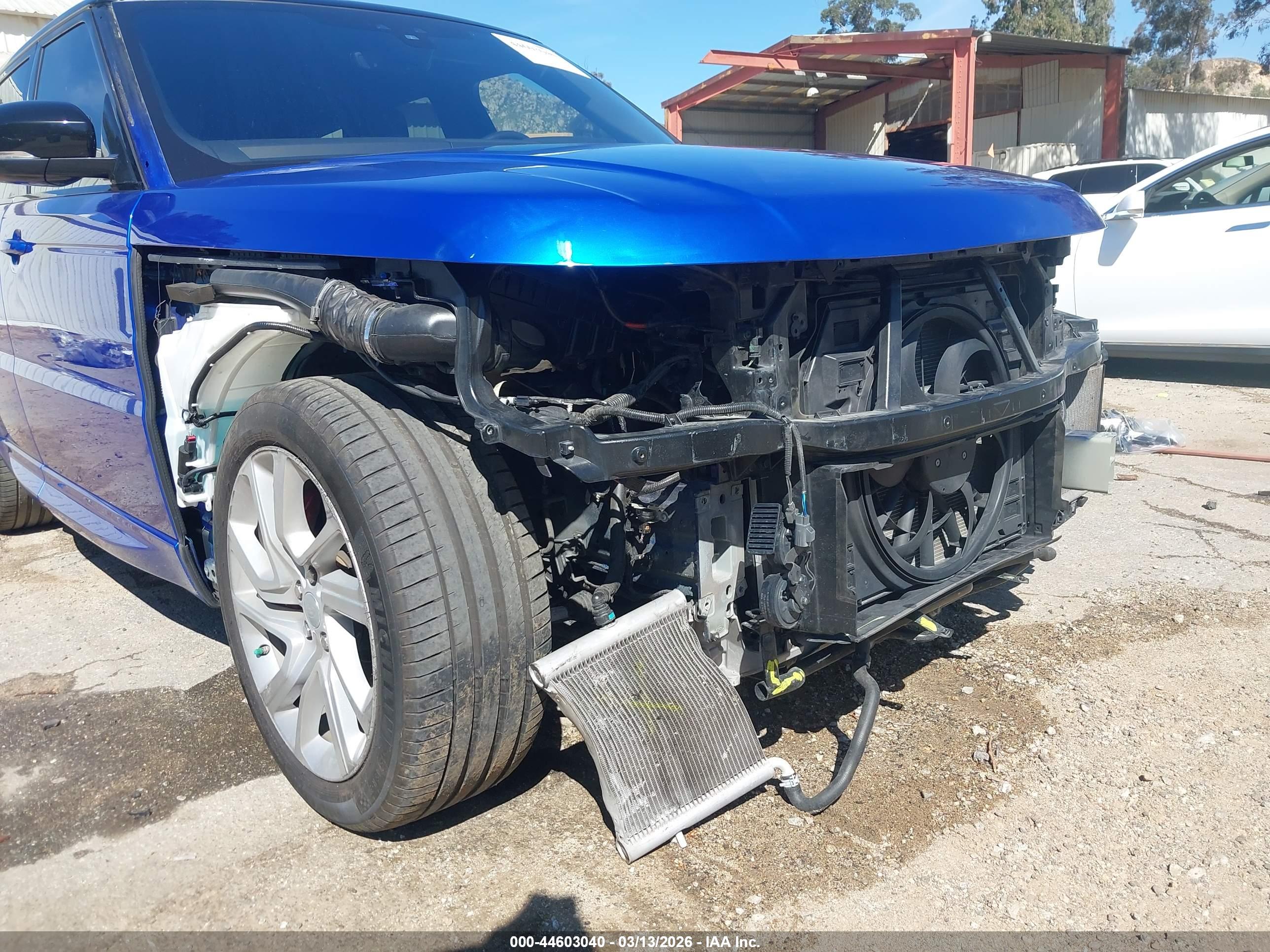 LAND ROVER image 6