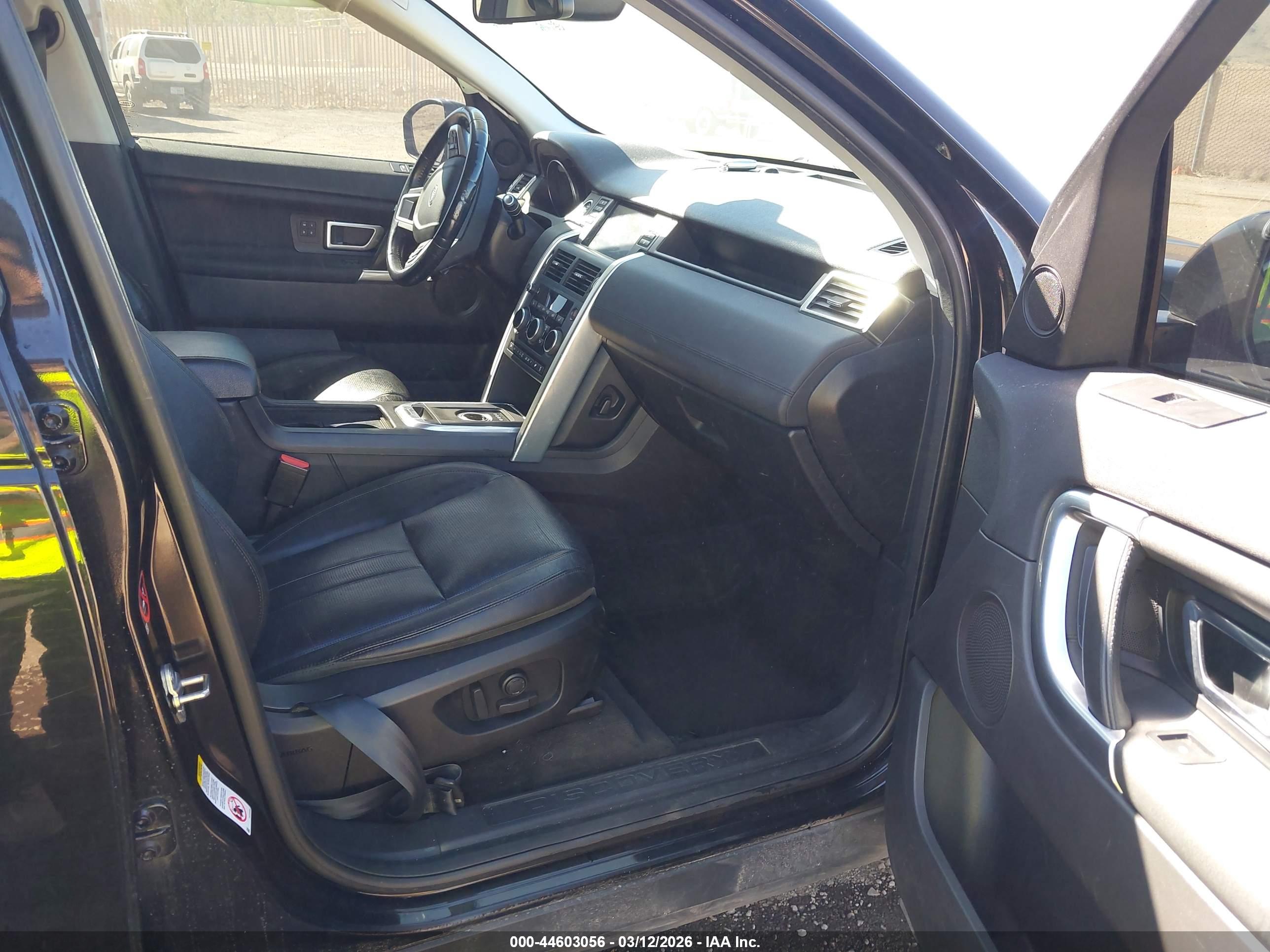 LAND ROVER image 5