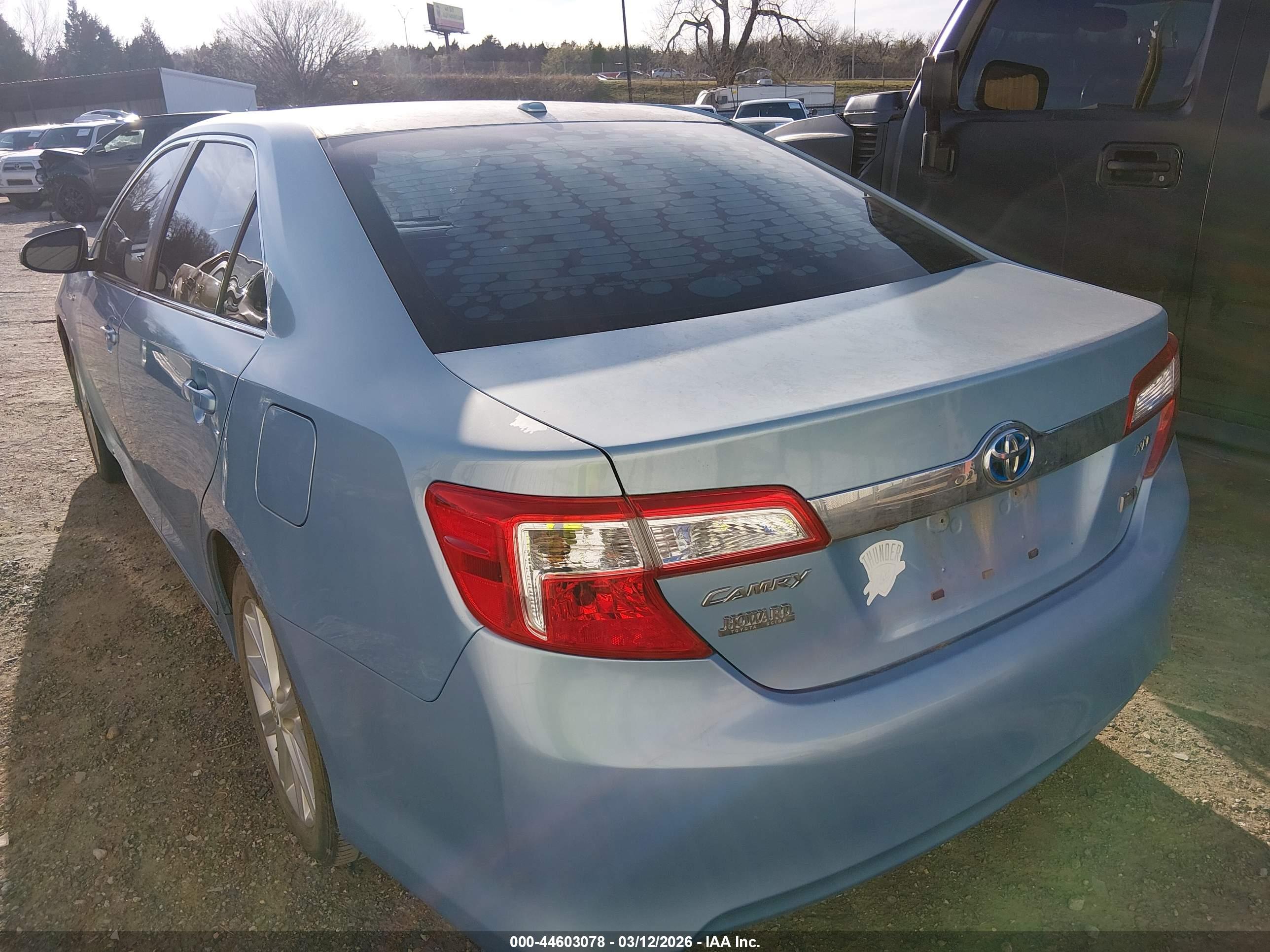 TOYOTA CAMRY image 3