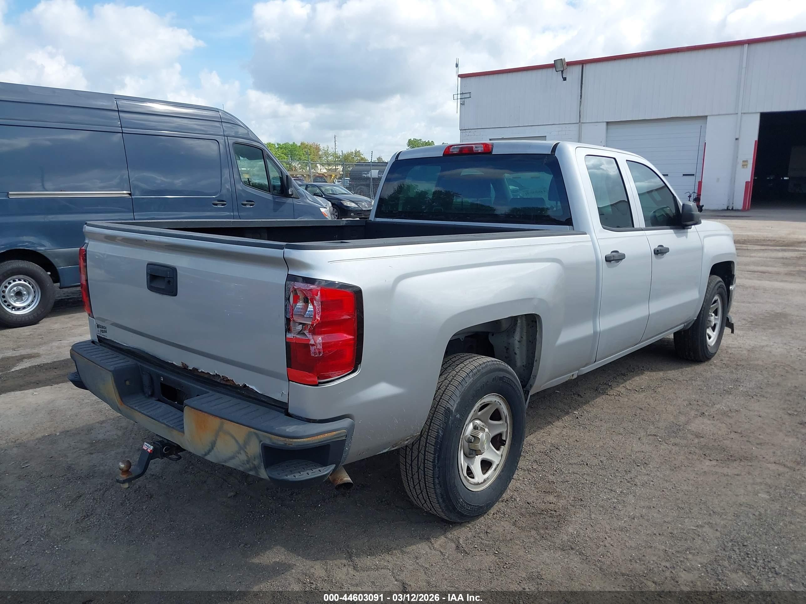 CHEVROLET SILVERADO image 4