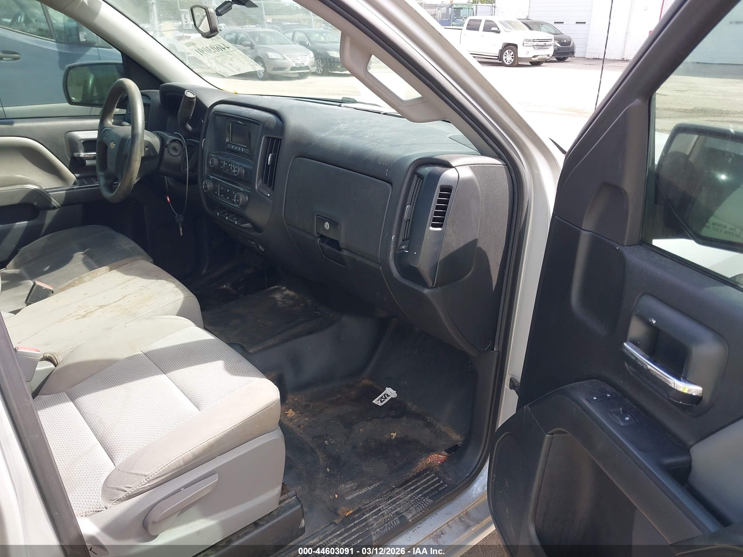 CHEVROLET SILVERADO image 5