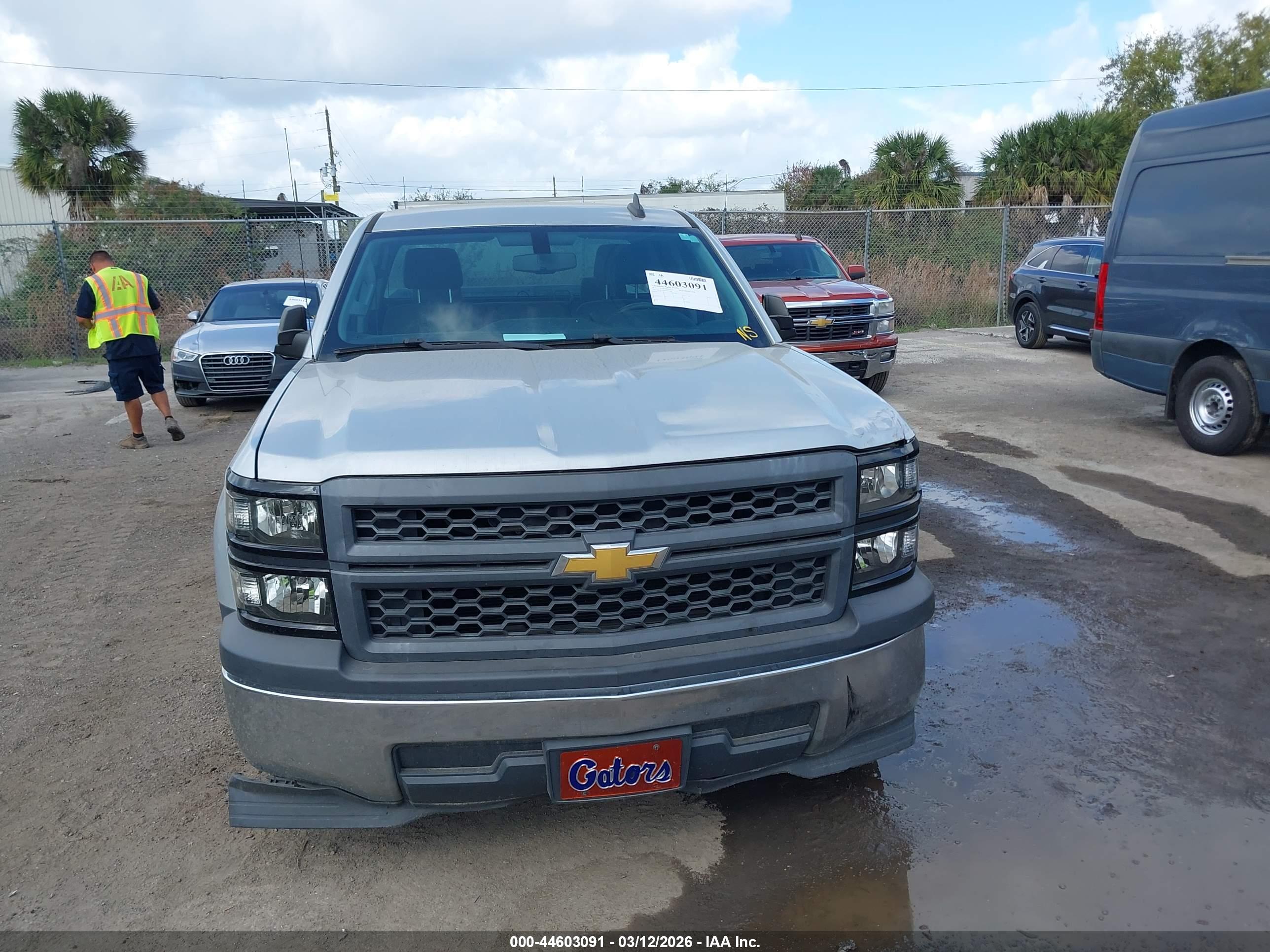 CHEVROLET SILVERADO image 6