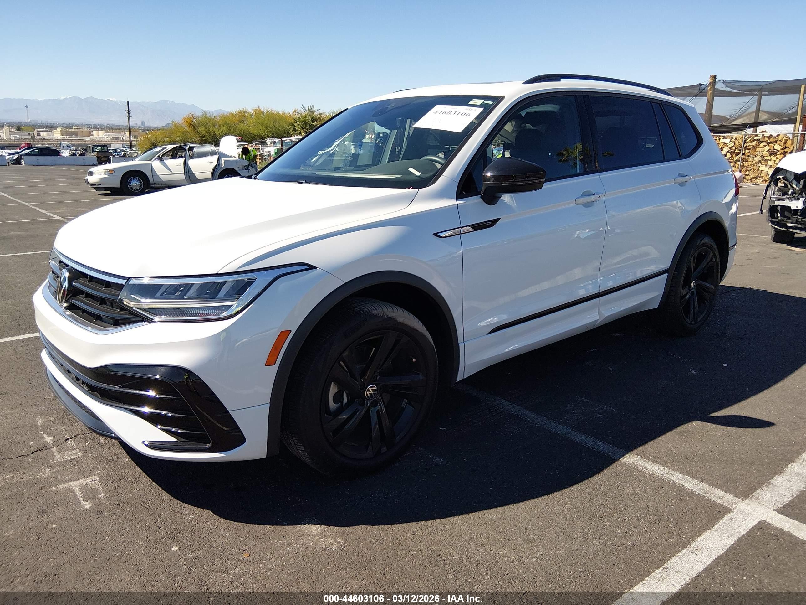 VOLKSWAGEN TIGUAN image 2
