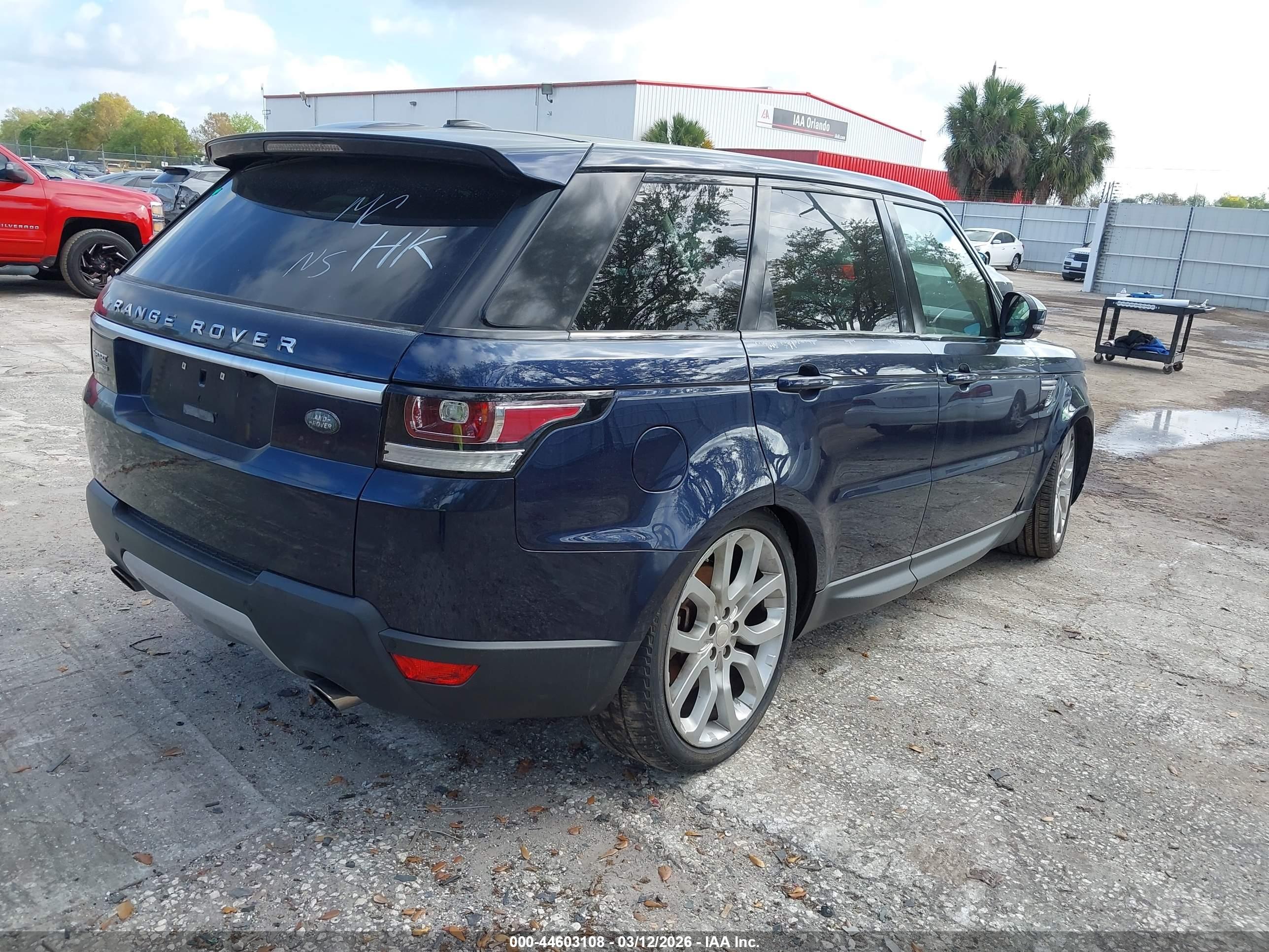 LAND ROVER image 4