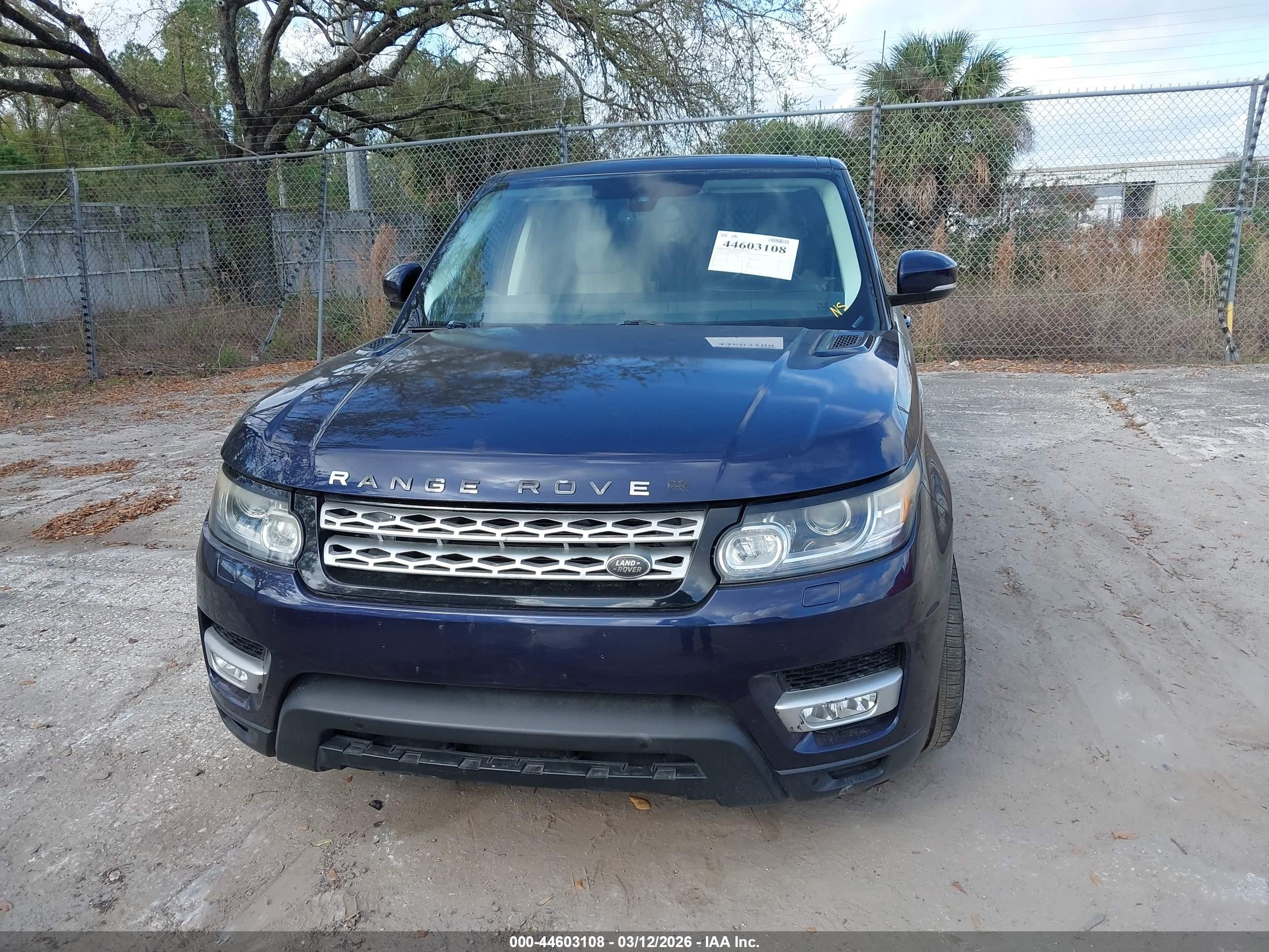 LAND ROVER image 6