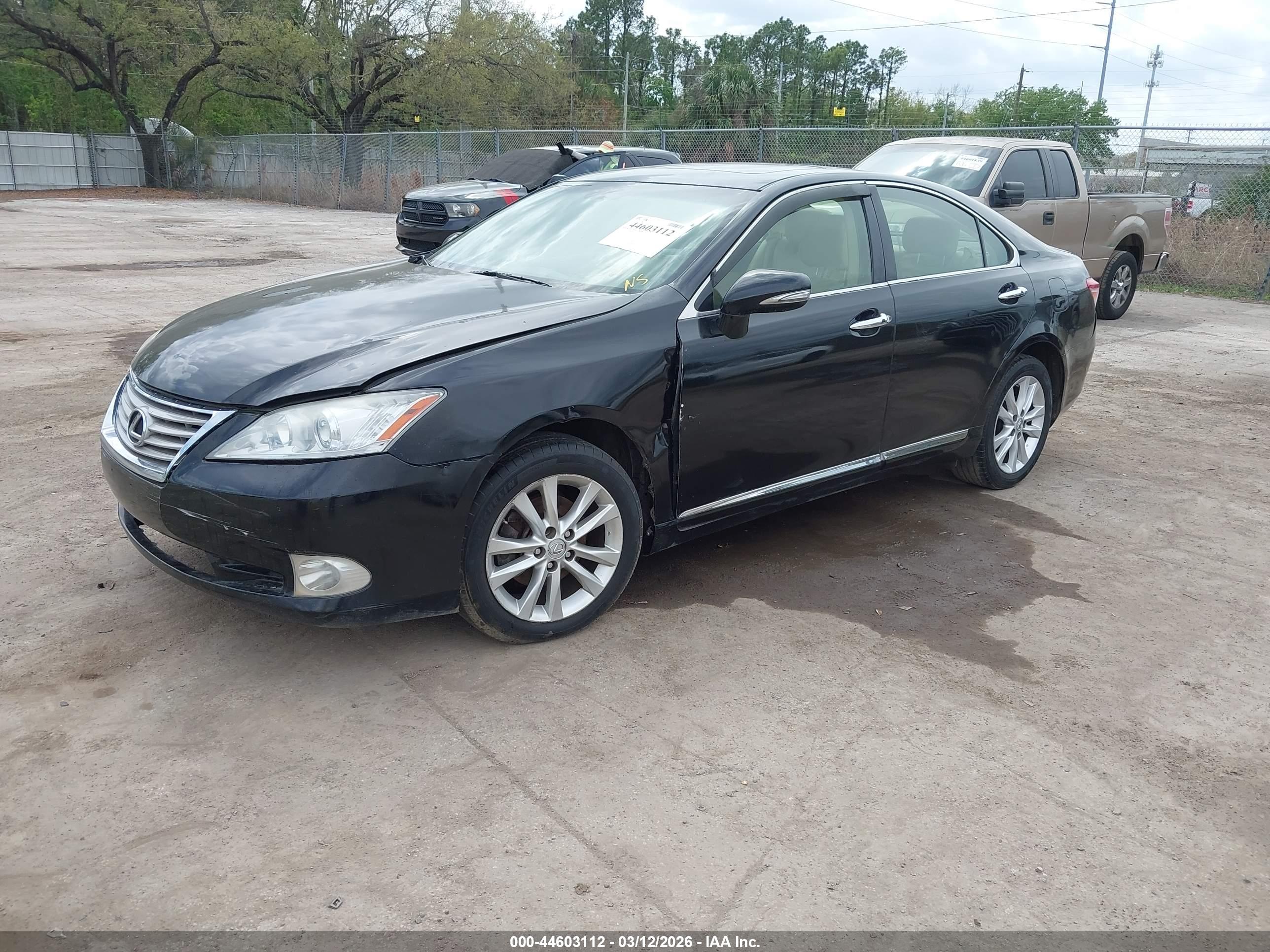 LEXUS ES image 2