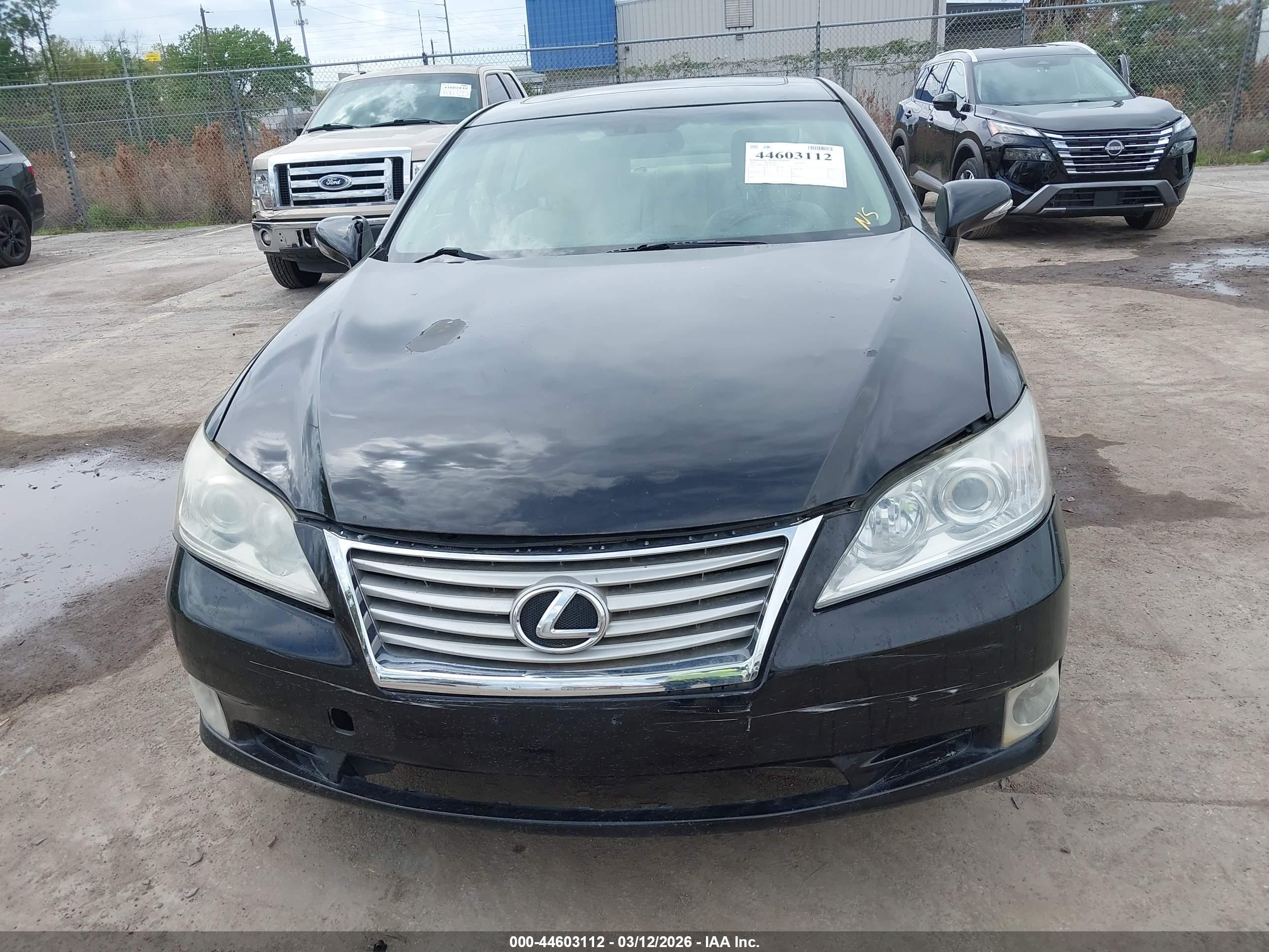 LEXUS ES image 6