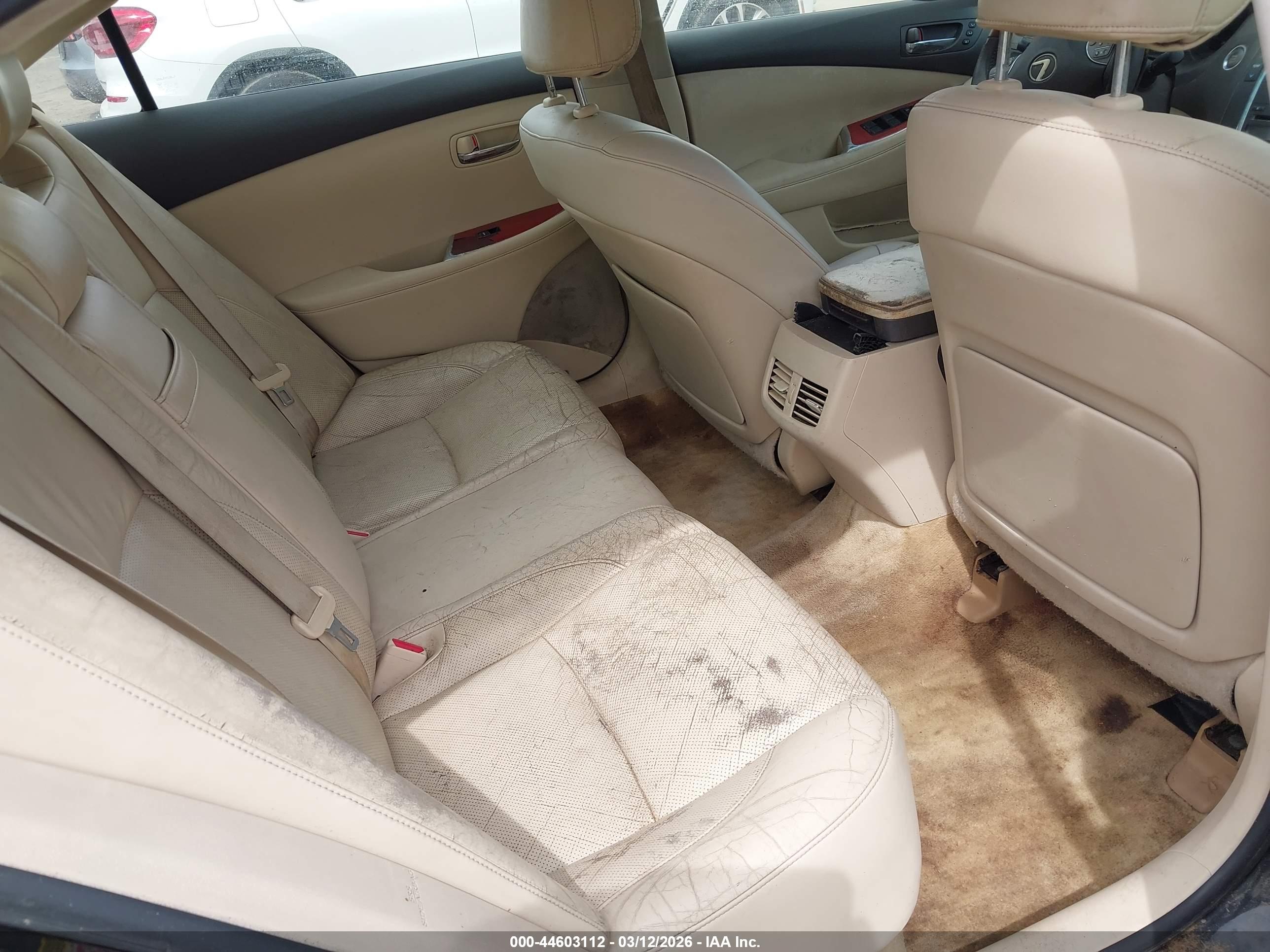 LEXUS ES image 8
