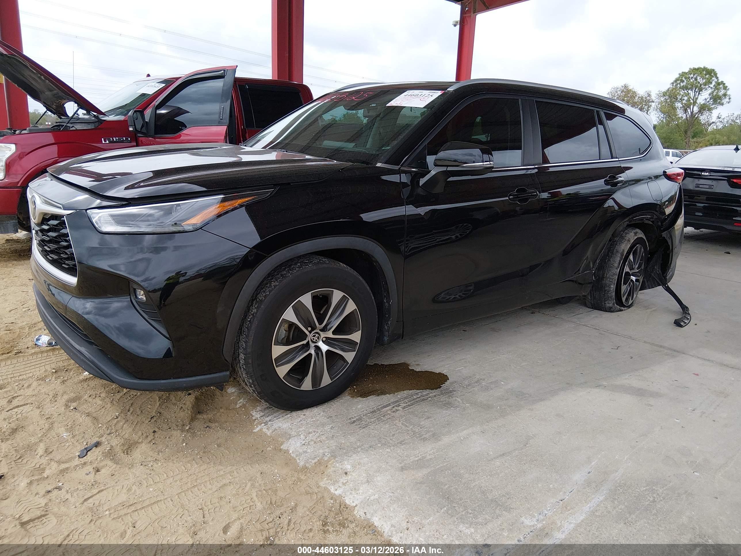 TOYOTA HIGHLANDER image 2