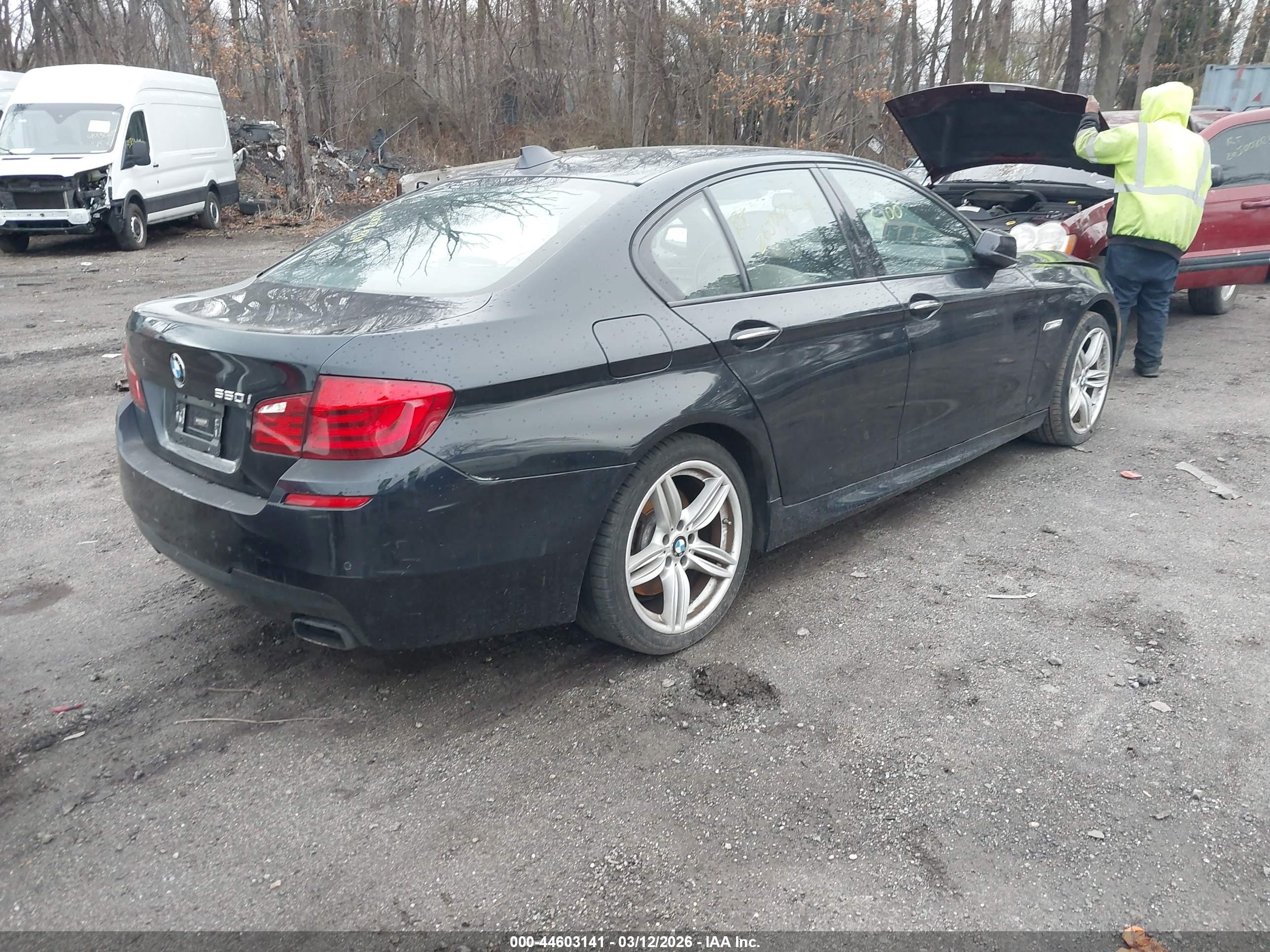 BMW 550I image 4
