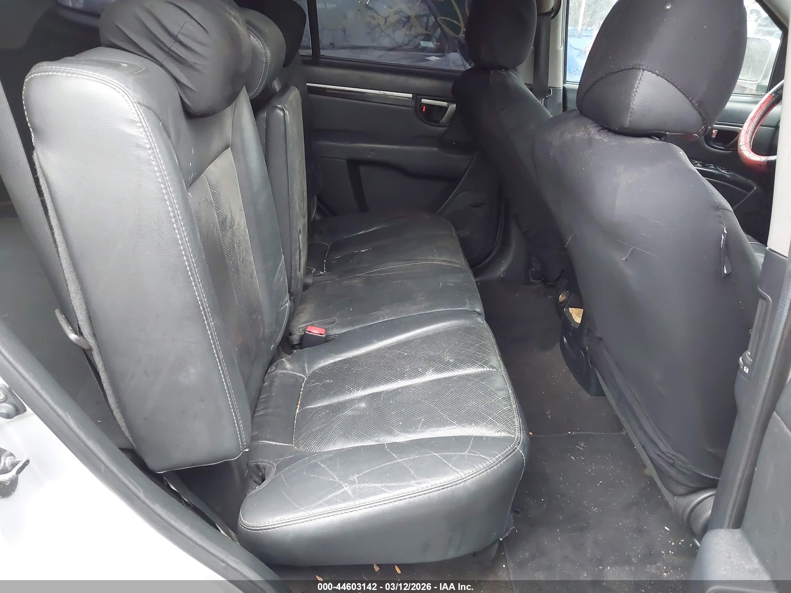 HYUNDAI SANTA image 8