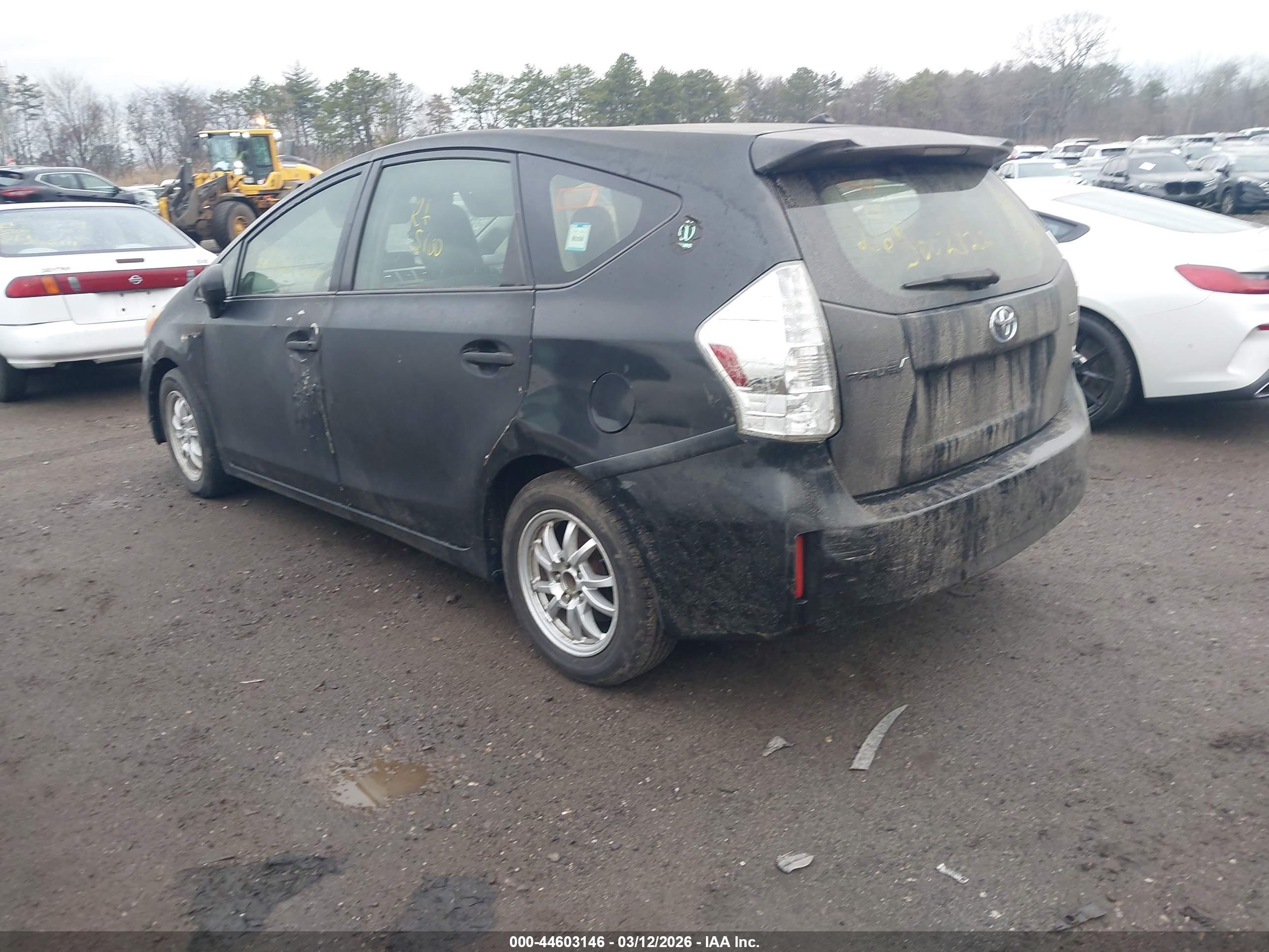 TOYOTA PRIUS image 3