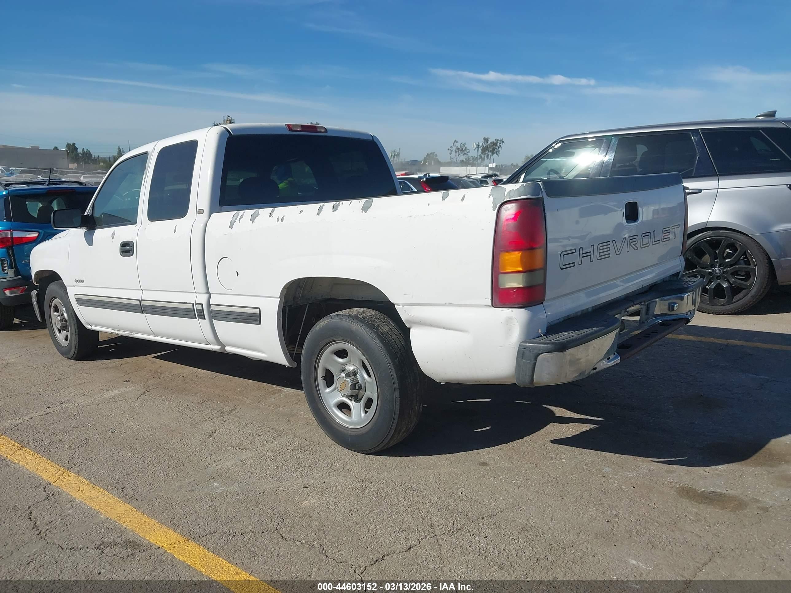 CHEVROLET SILVERADO image 3