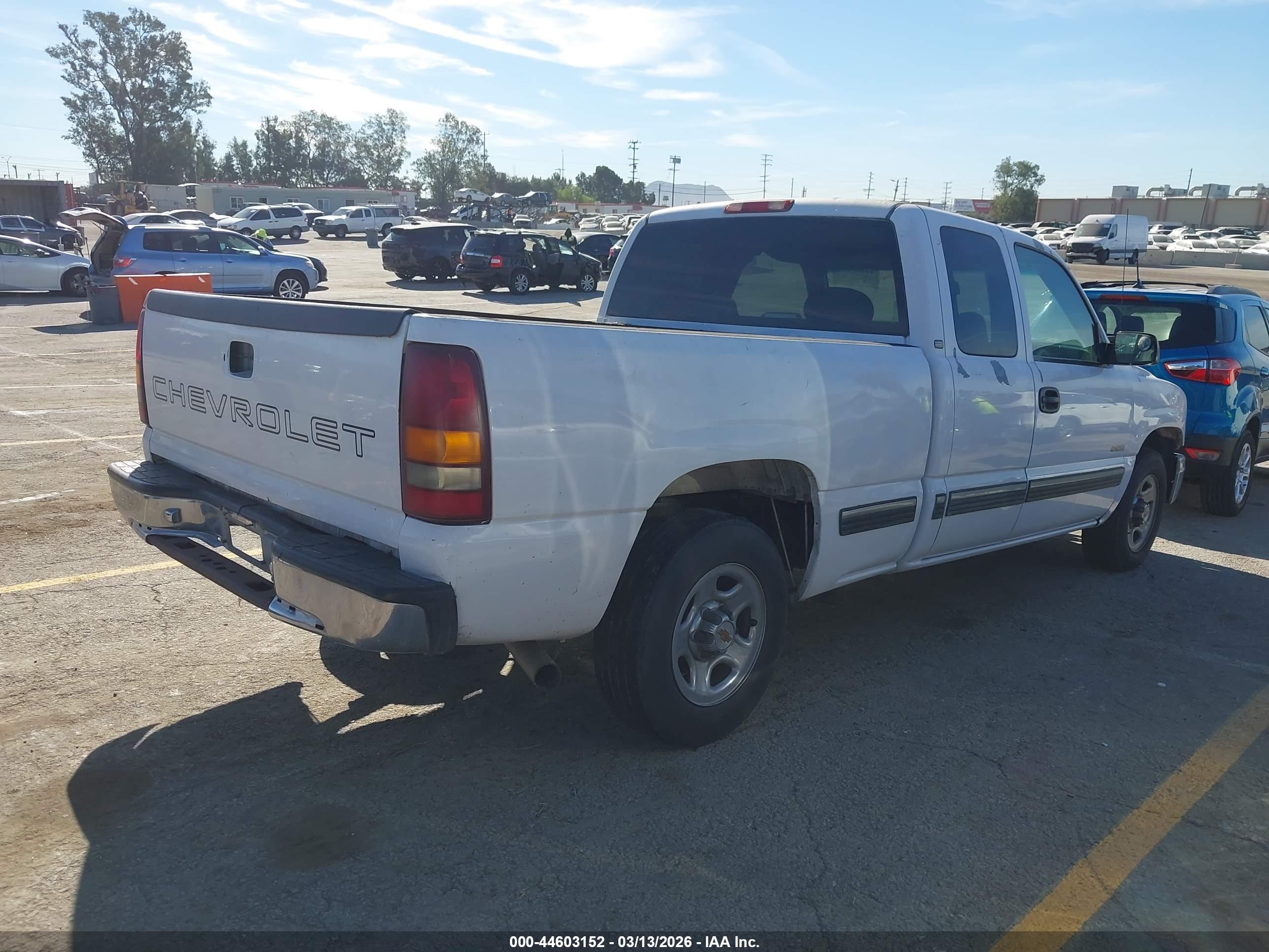 CHEVROLET SILVERADO image 4