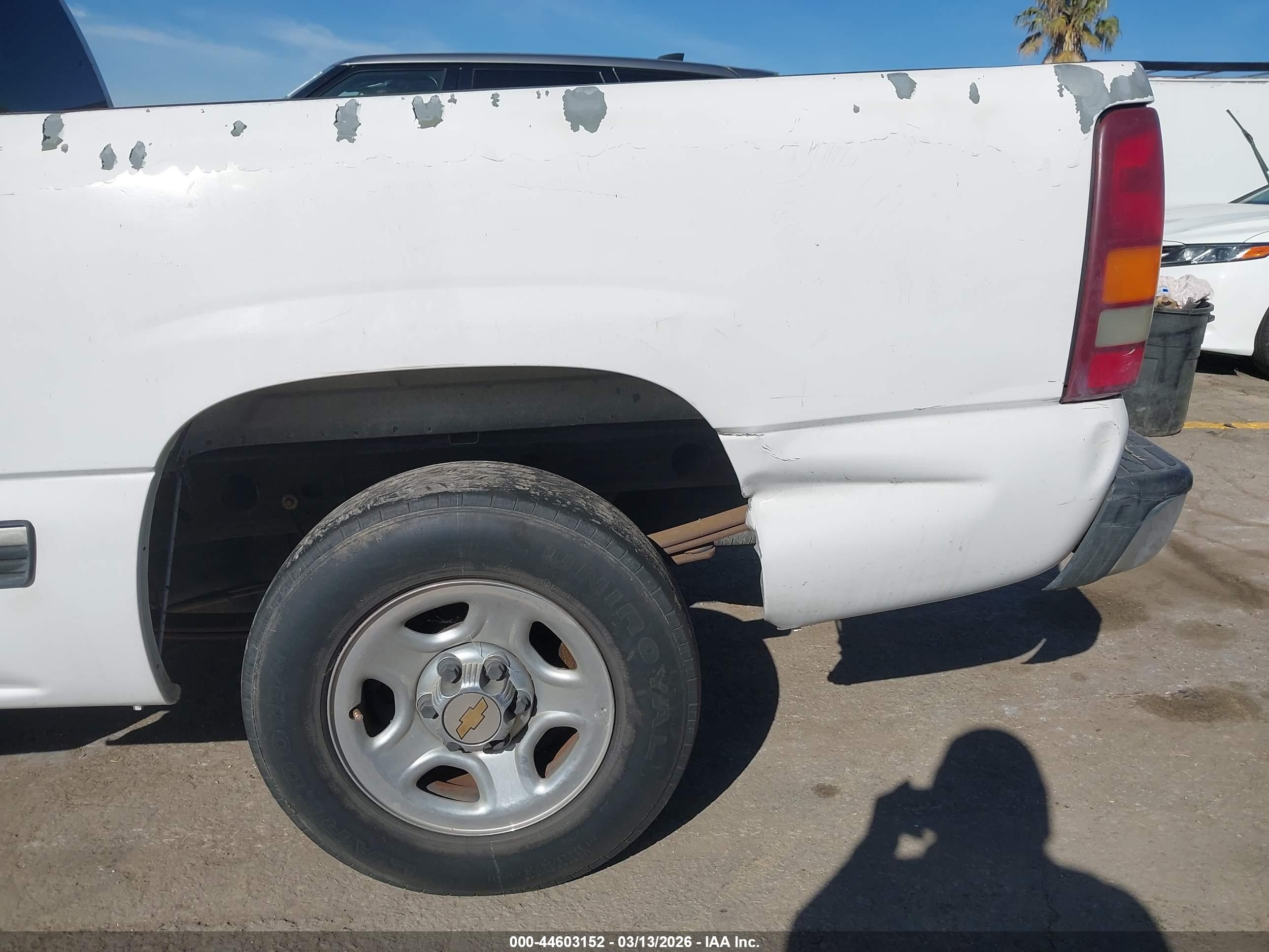 CHEVROLET SILVERADO image 6