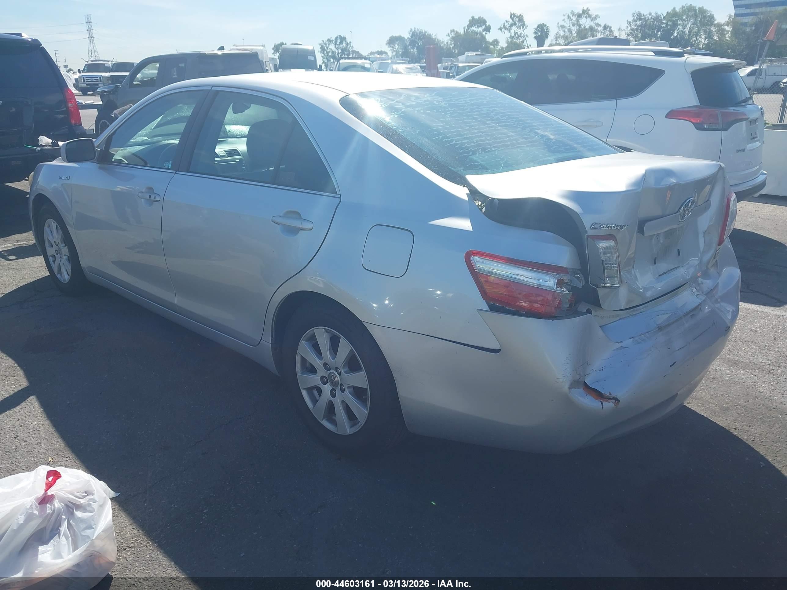 TOYOTA CAMRY image 3