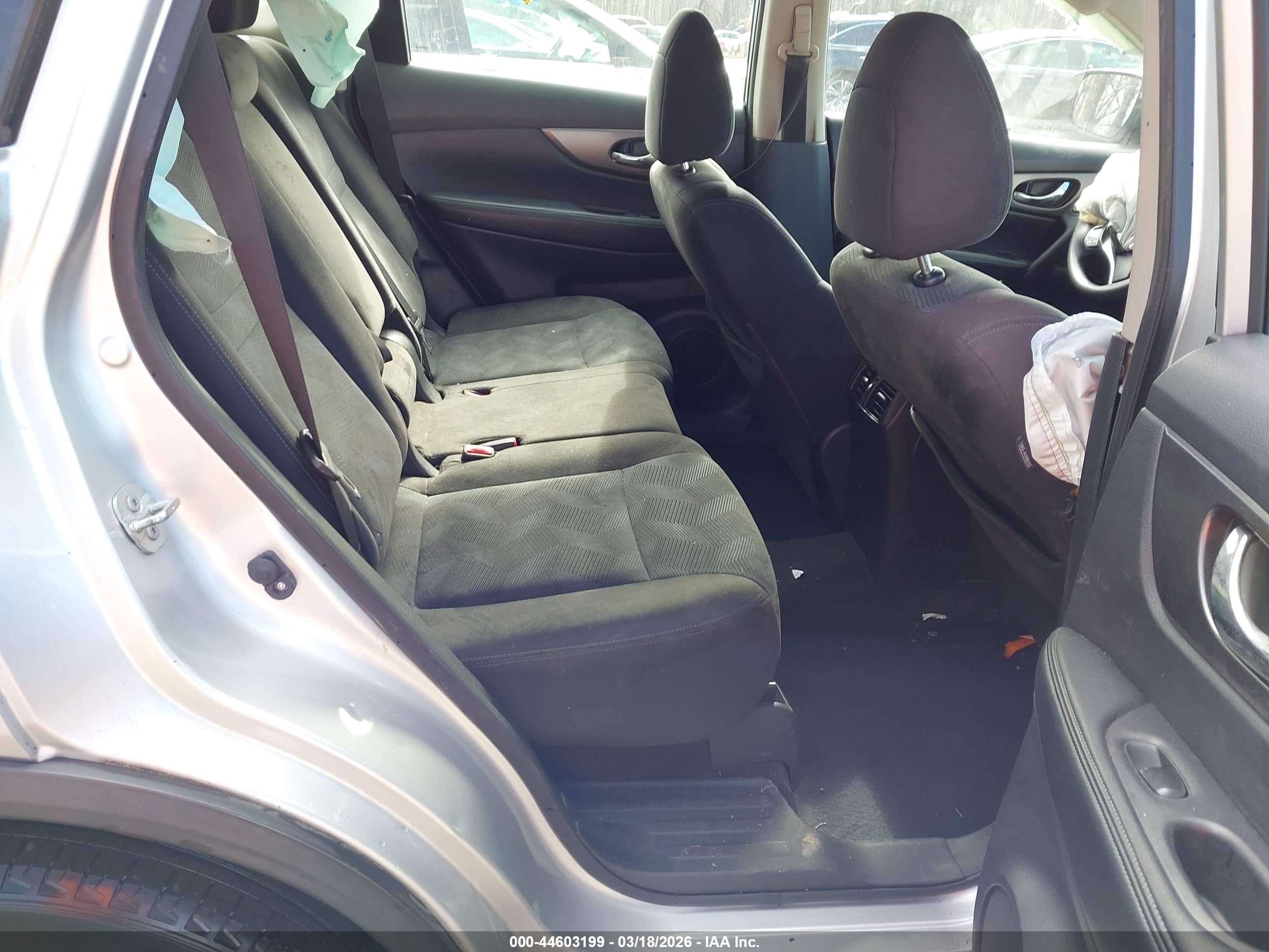 NISSAN ROGUE image 8