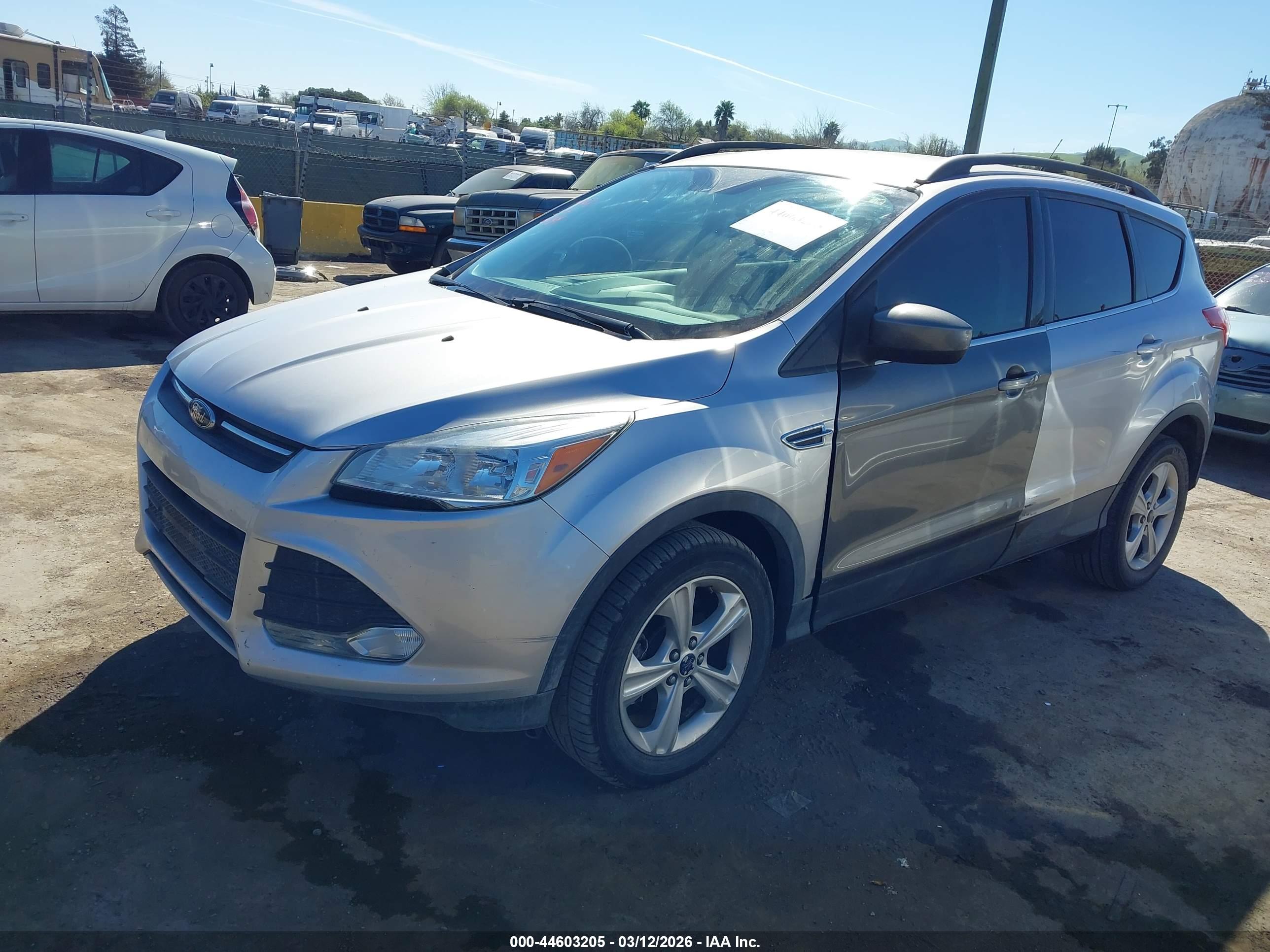 FORD ESCAPE image 2