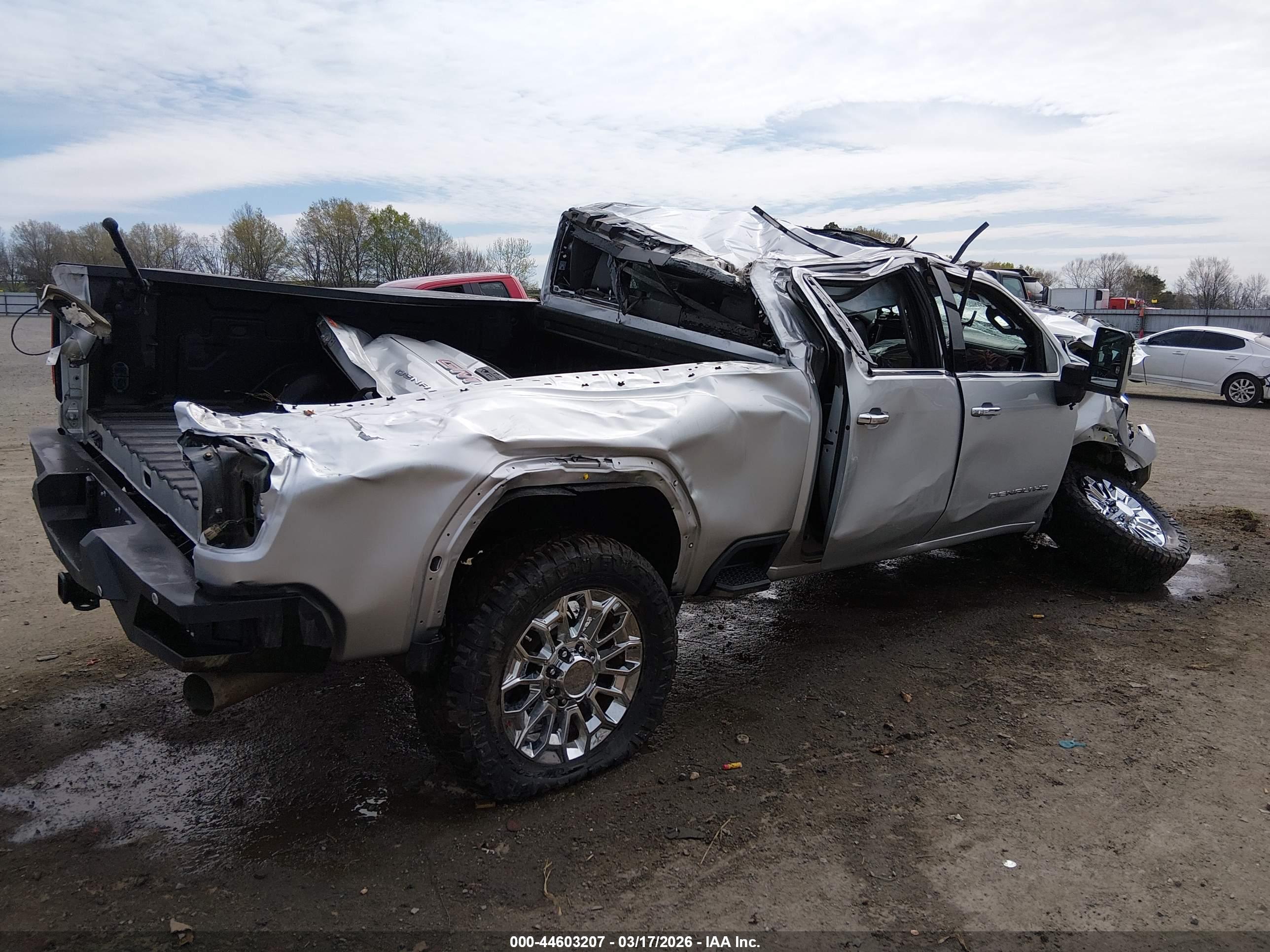 GMC SIERRA image 4