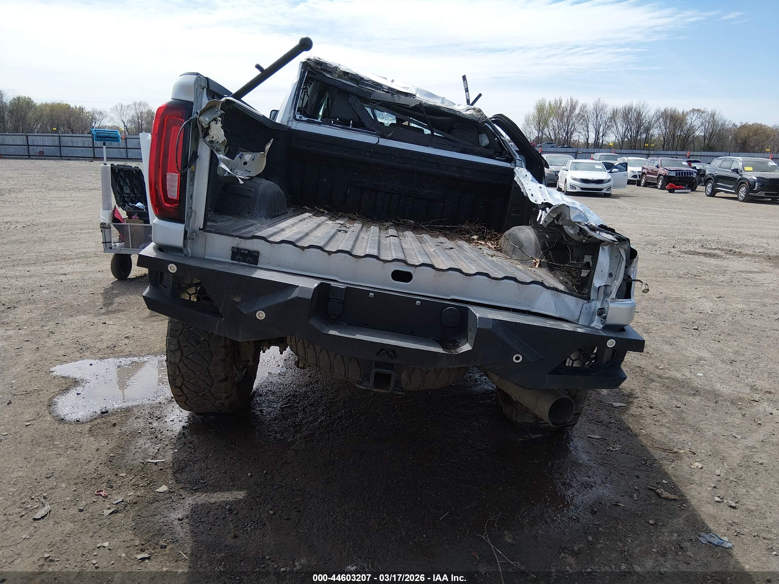 GMC SIERRA image 8